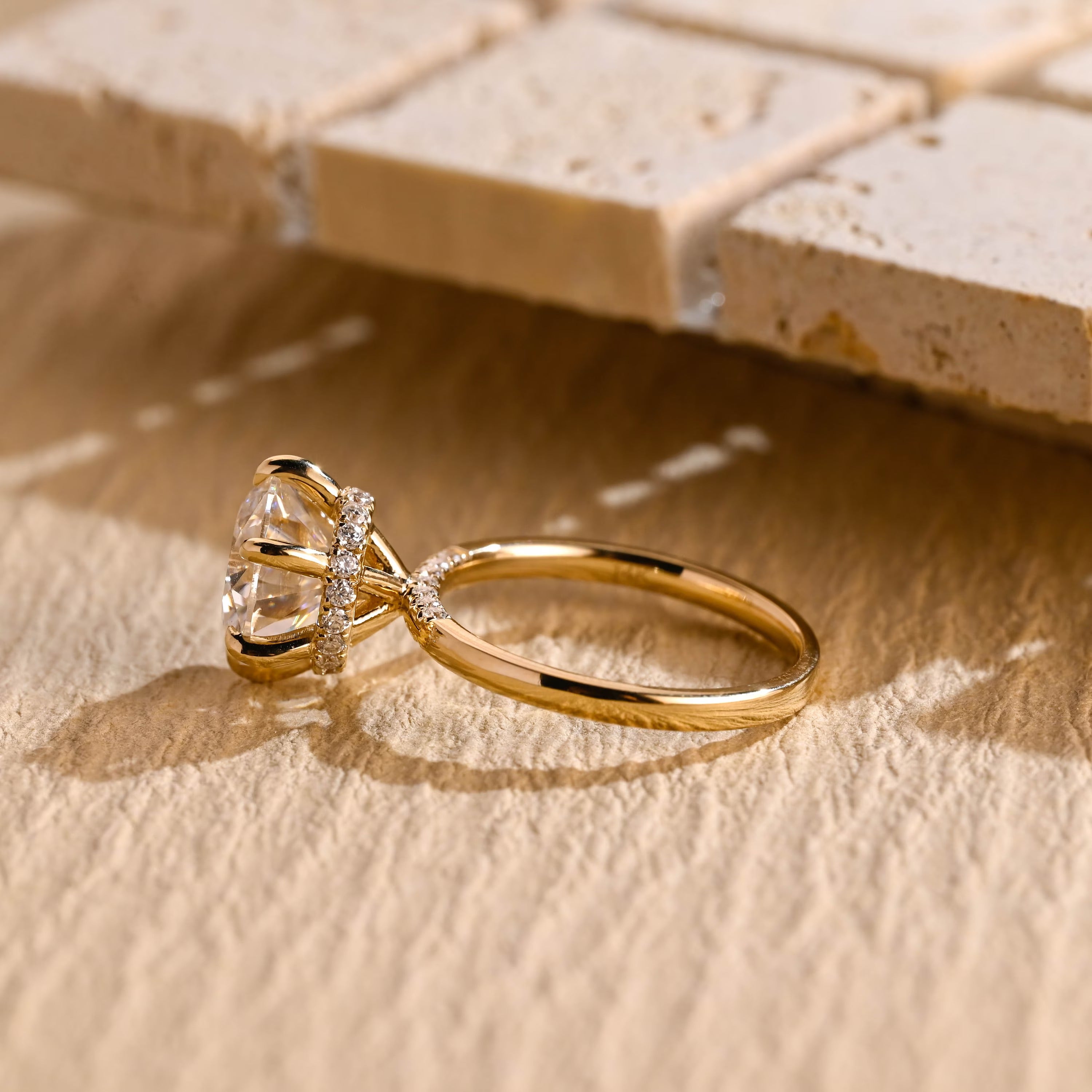 Round Brilliant Moissanite Ring
