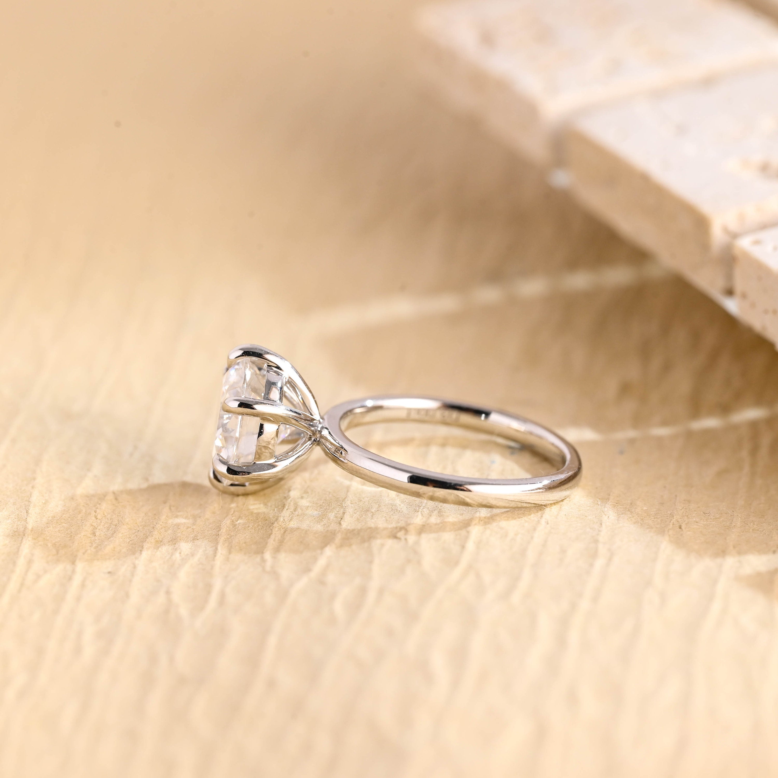 Round Brilliant Moissanite Ring