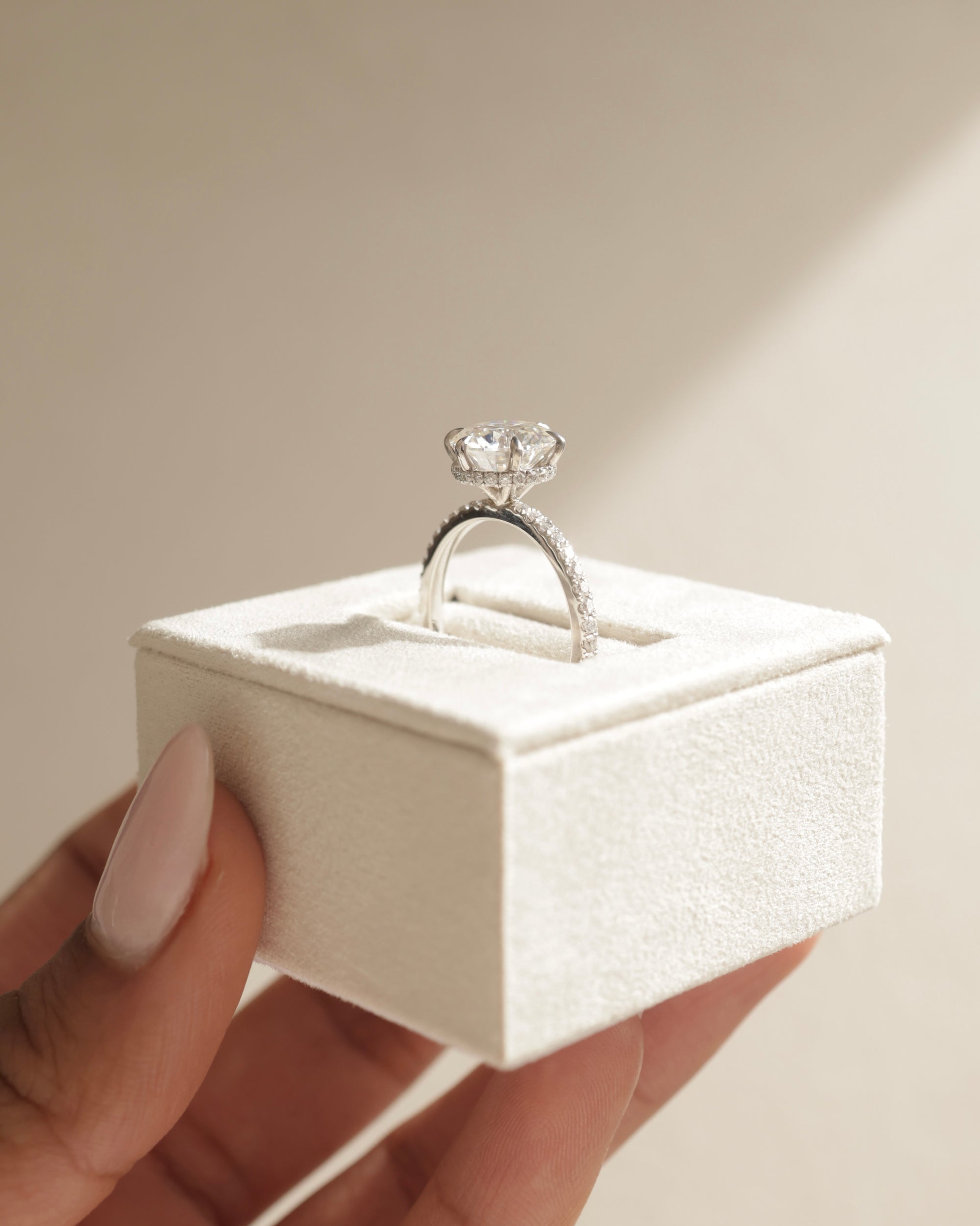 Round Cut Moissanite Engagement Ring