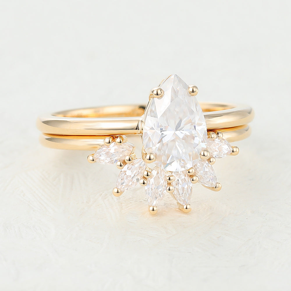 1-50-ct-pear-moissanite-solitaire-bridal-ring-set