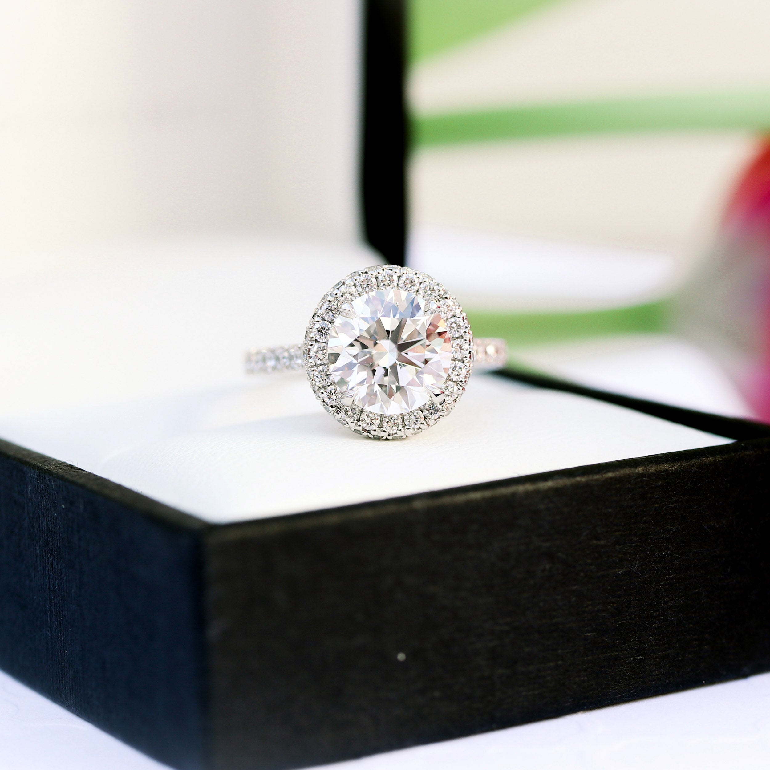 2.0CT Round Brilliant Cut Moissanite Halo Diamond Engagement Ring