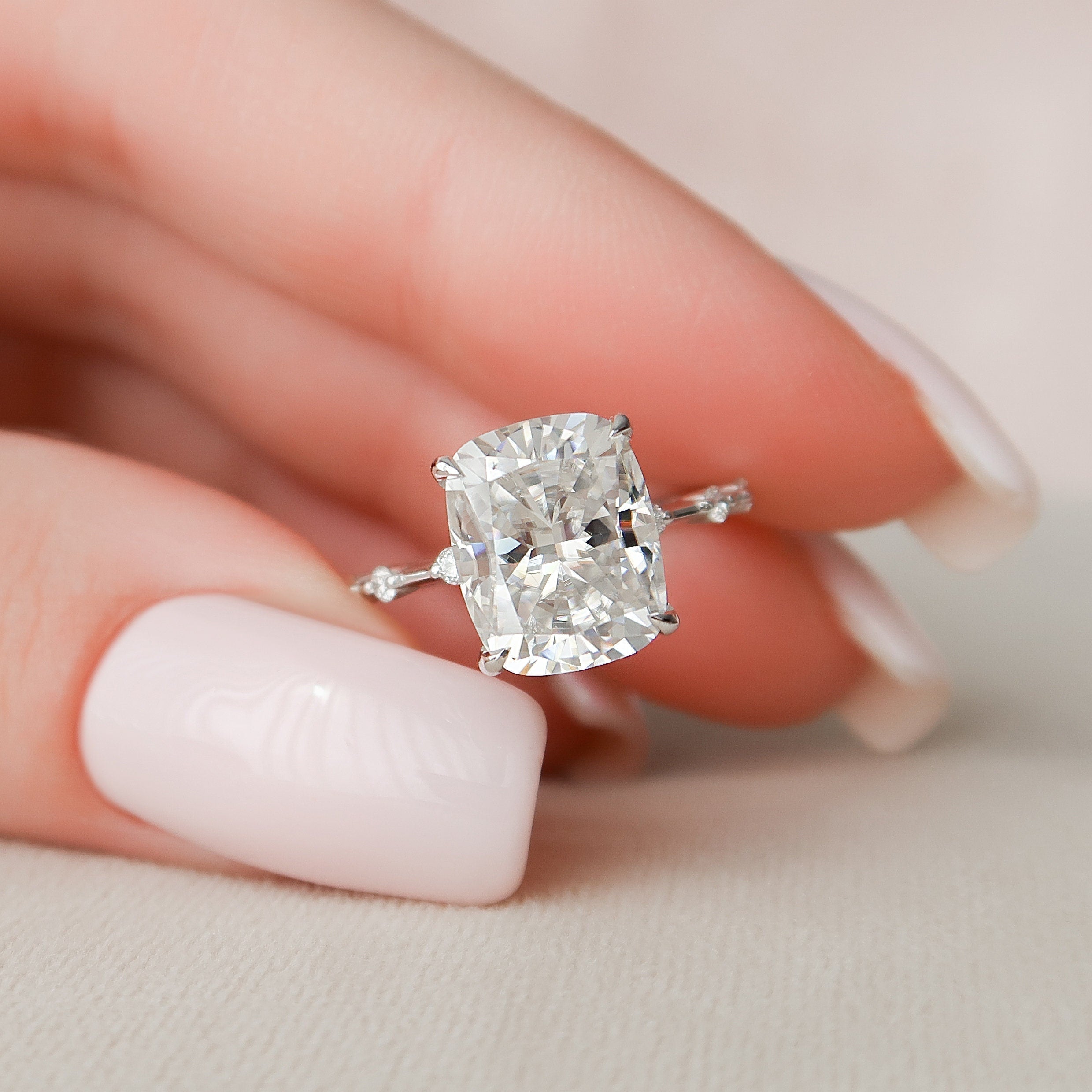 2.0CT Oval Moissanite Ring