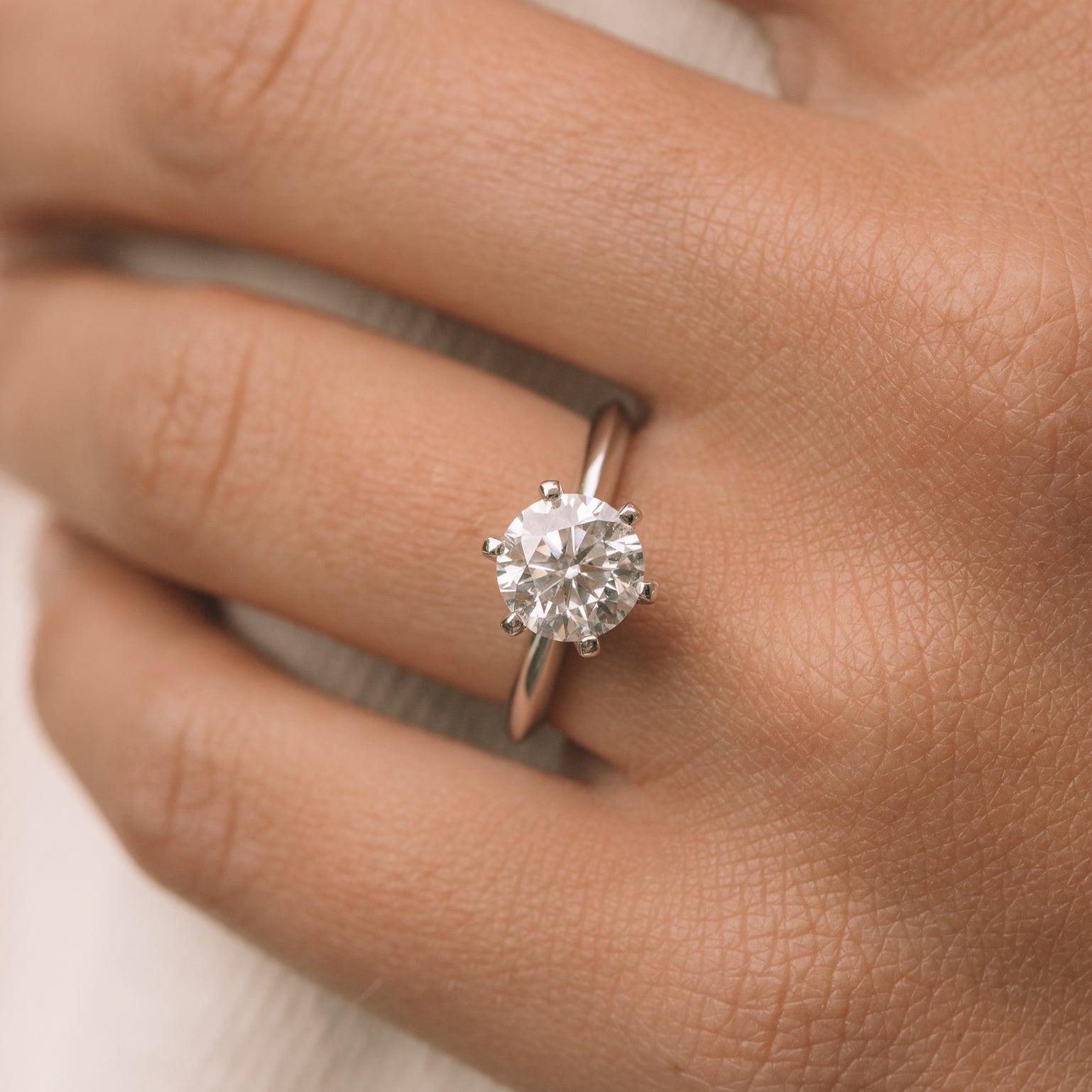 Round Cut Moissanite Engagement Ring