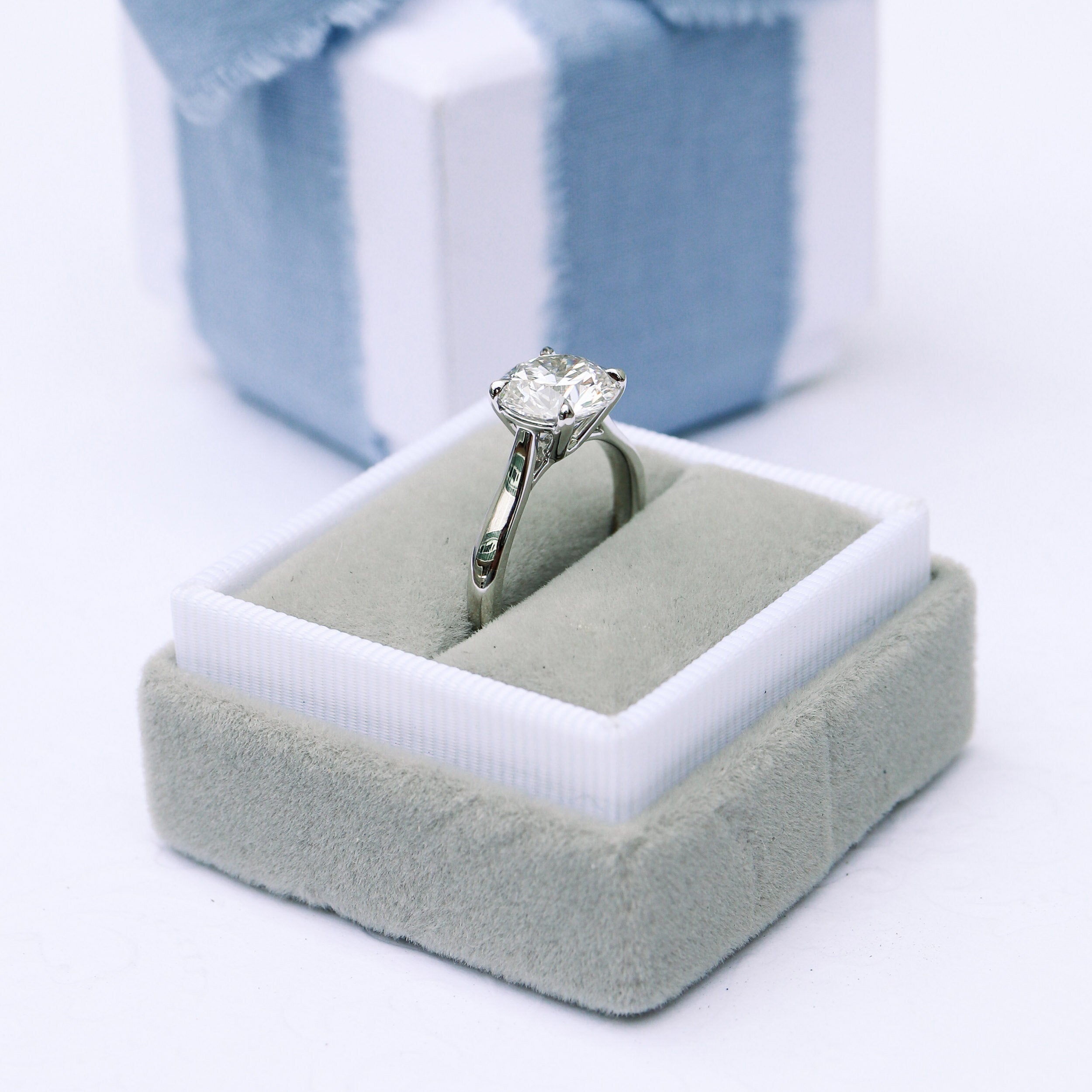 2.0CT Moissanite Ring