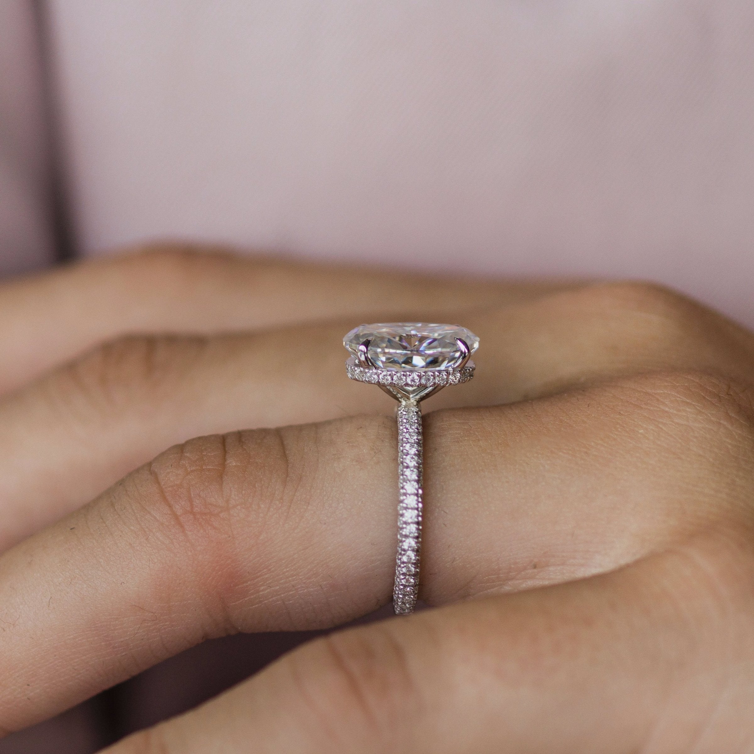 Modern elegance of moissanite