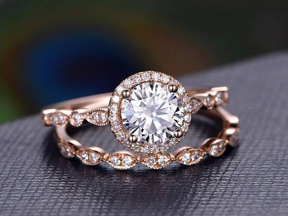 round-halo-pave-moissanite-bridal-ring-set-1