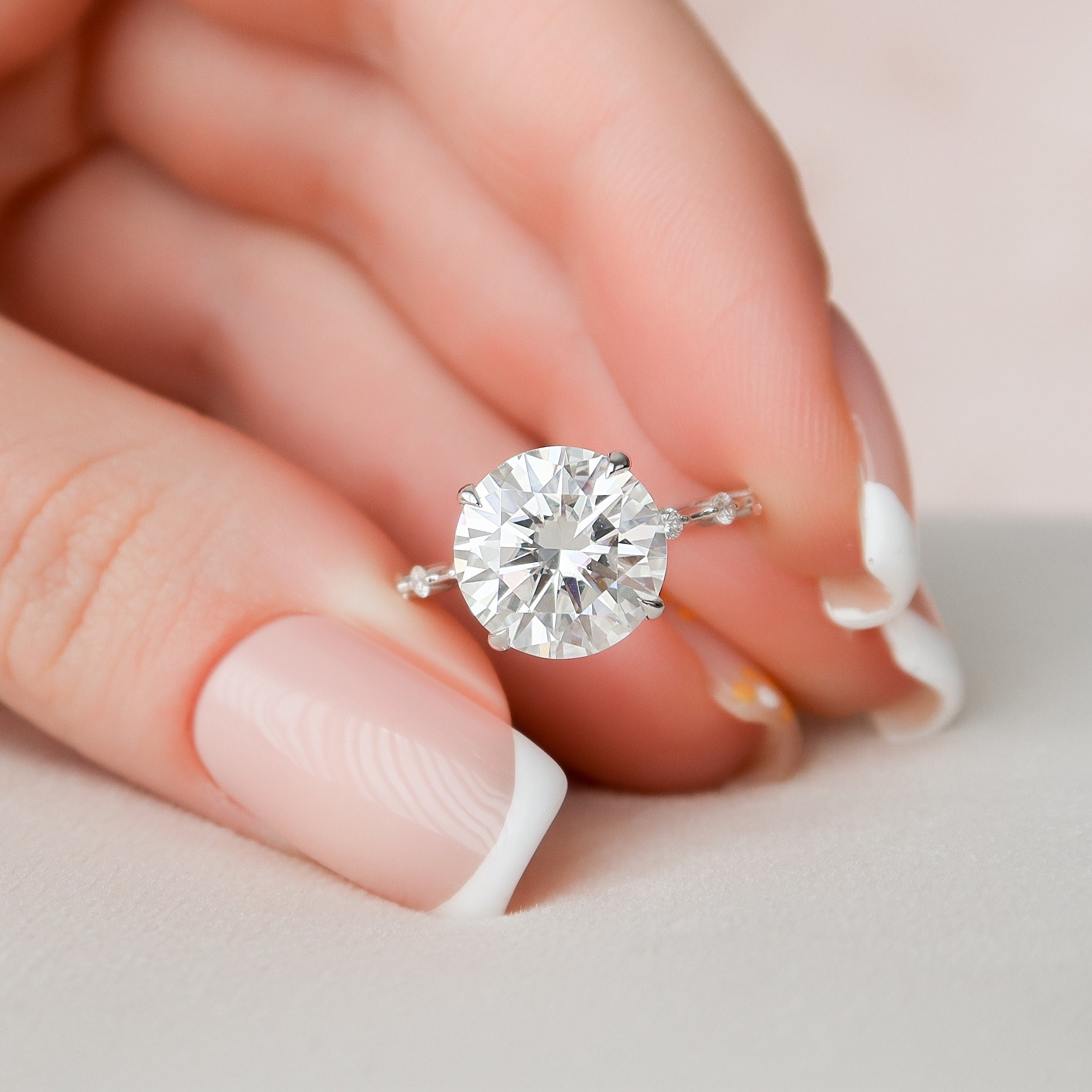 4.0CT Round Moissanite Ring