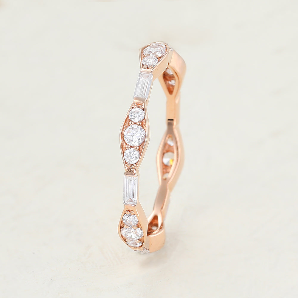 0-72-ct-round-baguette-shaped-moissanite-vintage-style-wedding-band