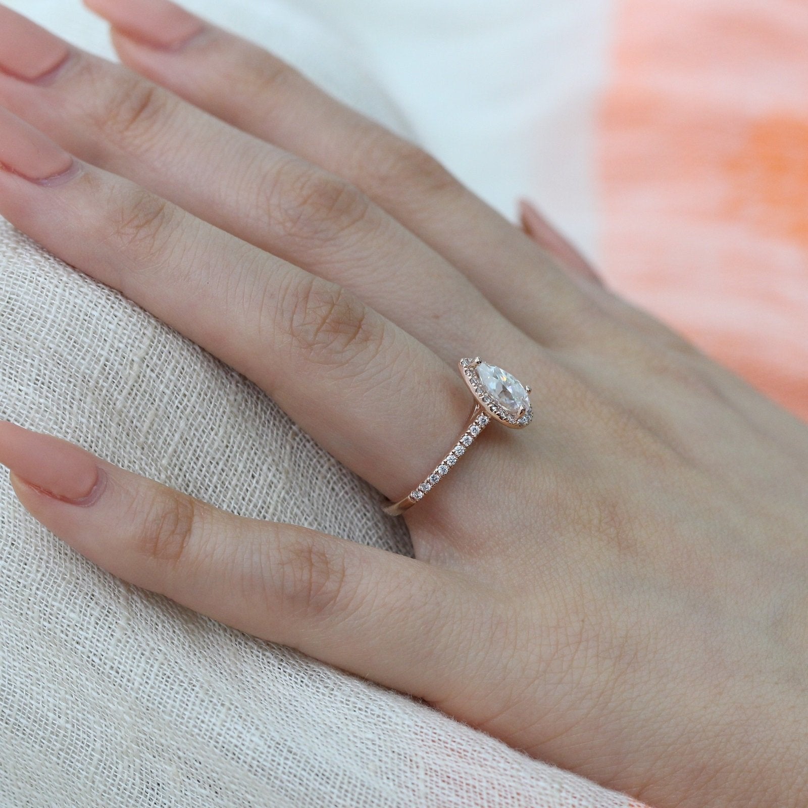 Moissanite wedding jewelry for modern wedding