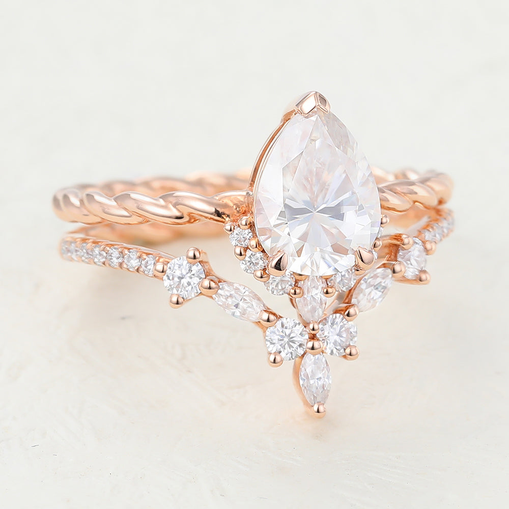 pear-moissanite-cluster-bridal-ring-set-6