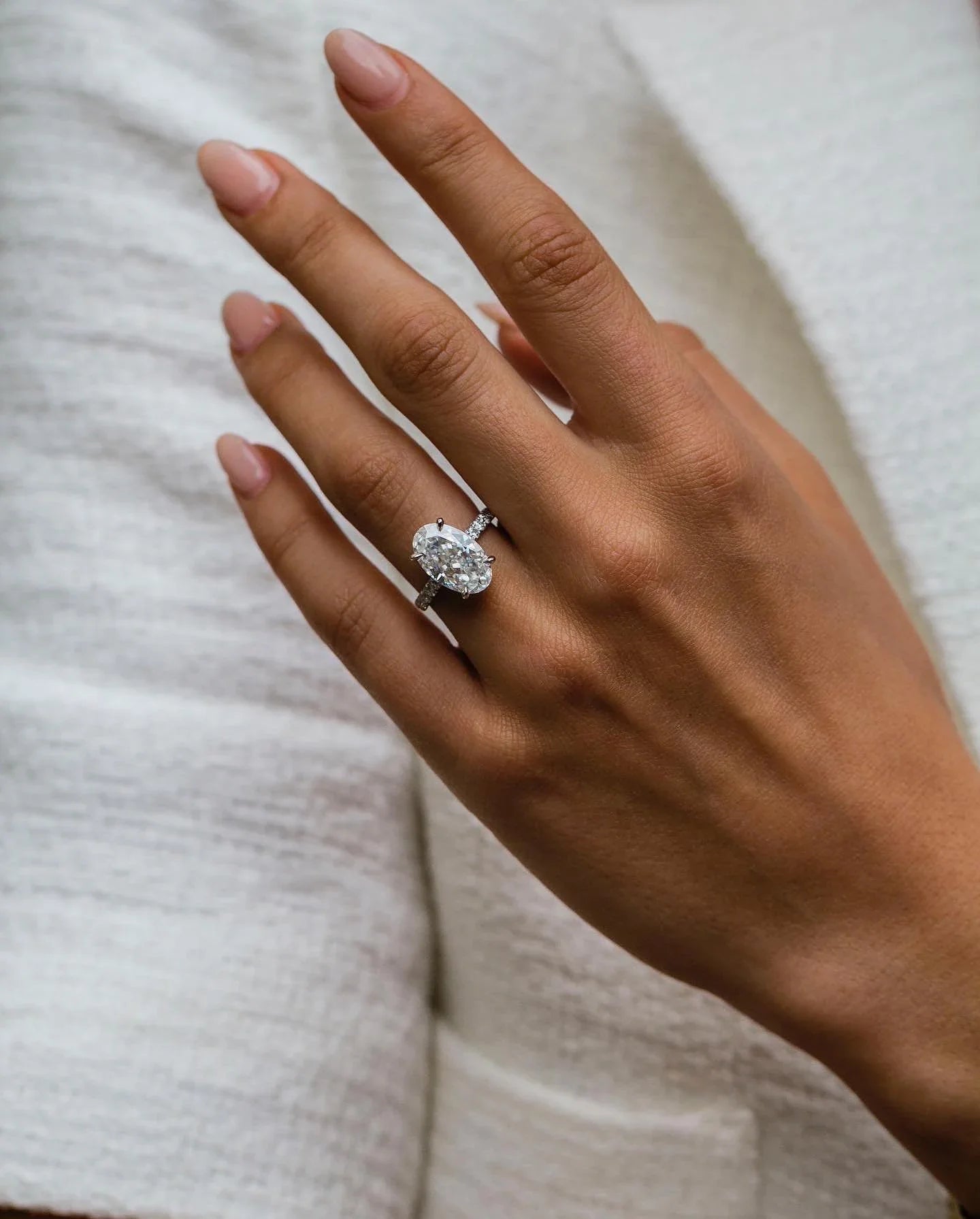 Oval Cut Moissanite Engagement Ring