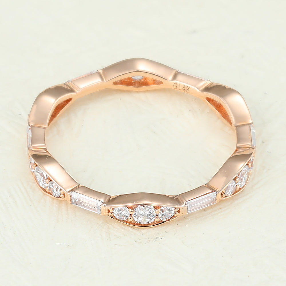 round-baguette-shaped-moissanite-vintage-style-wedding-band