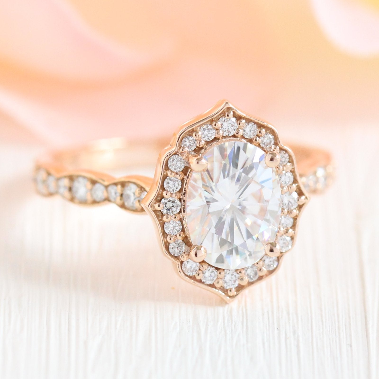 Moissanite wedding jewelry for modern wedding