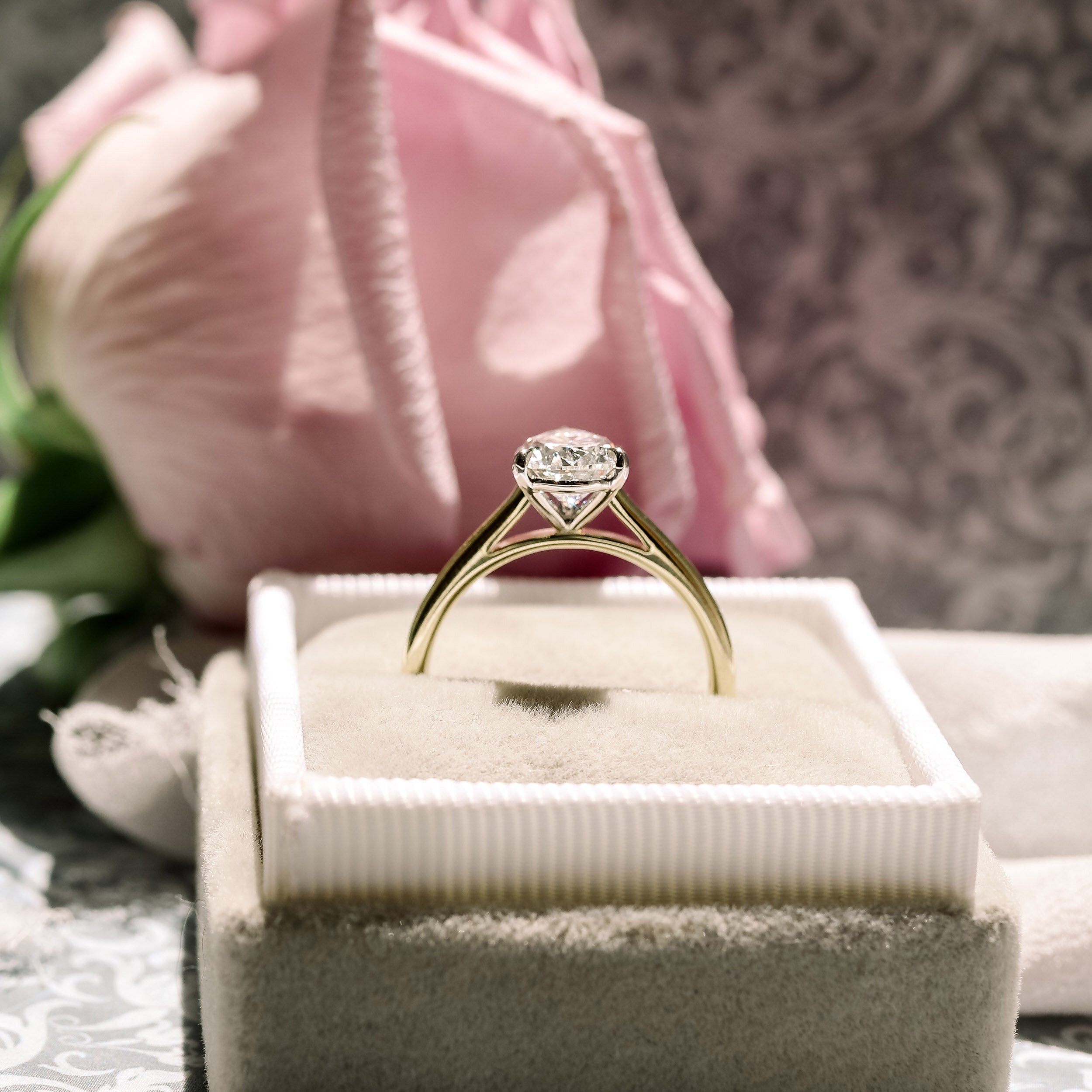 Moissanite diamond twist pendant necklace sale online
