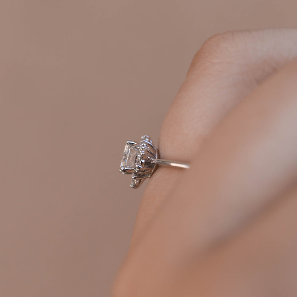 1.05ct Round Solitaire Moissanite Diamond Cluster Engagement Ring