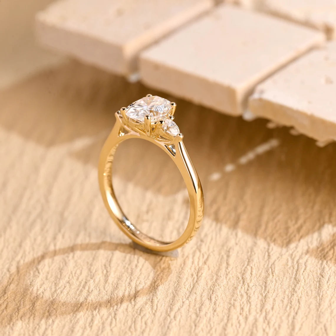 Women's Engagement Ring