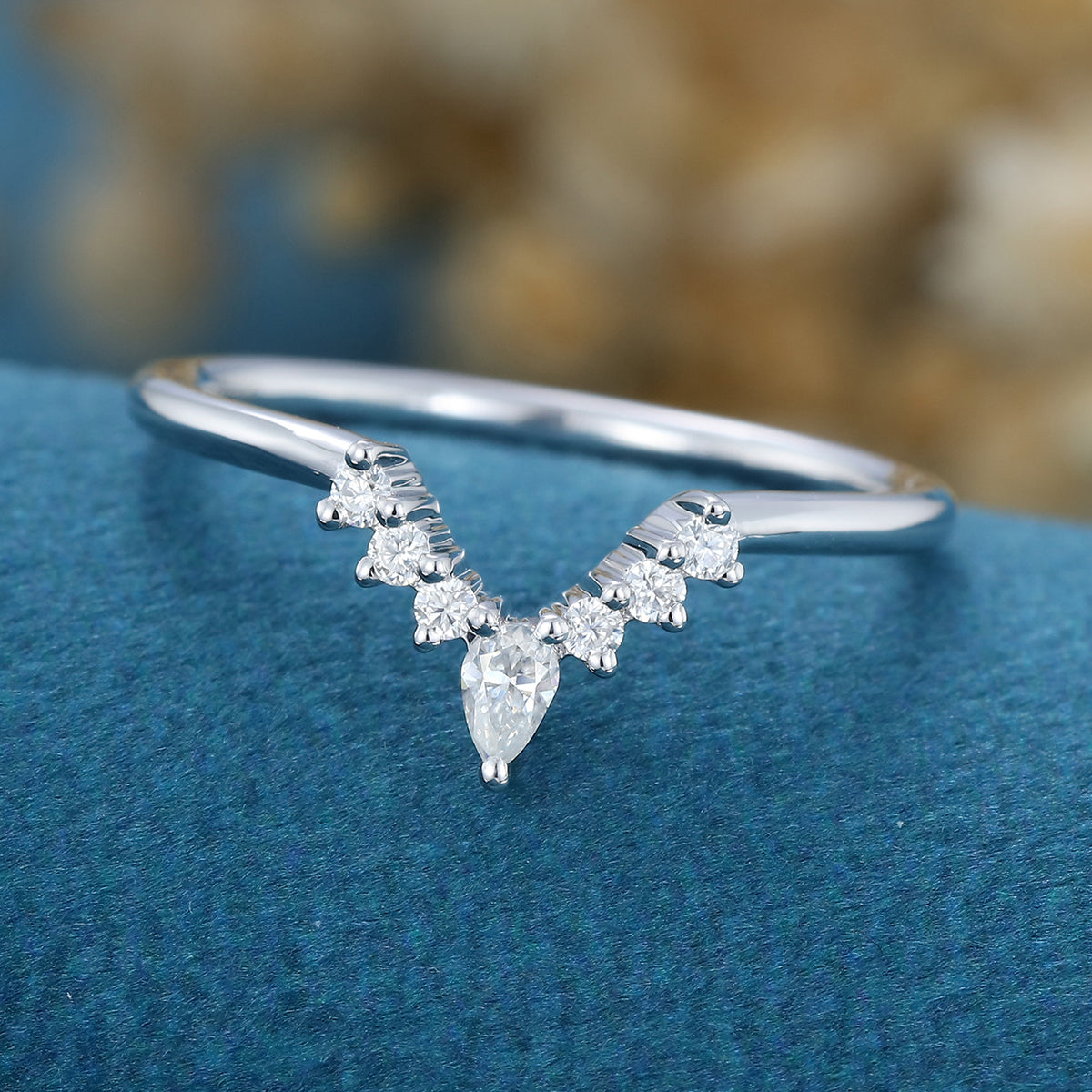 1-40-ct-pear-round-shaped-moissanite-curved-wedding-band