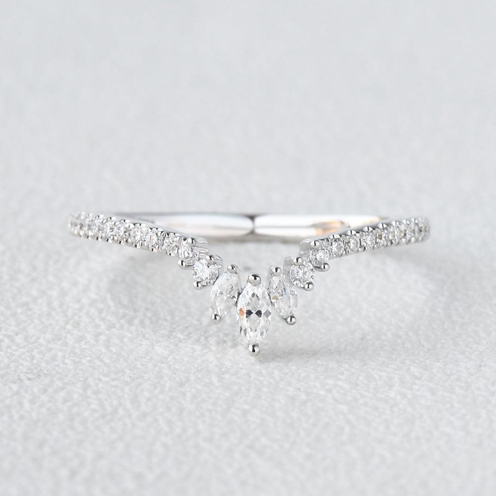 marquise-and-round-curved-moissanite-wedding-band