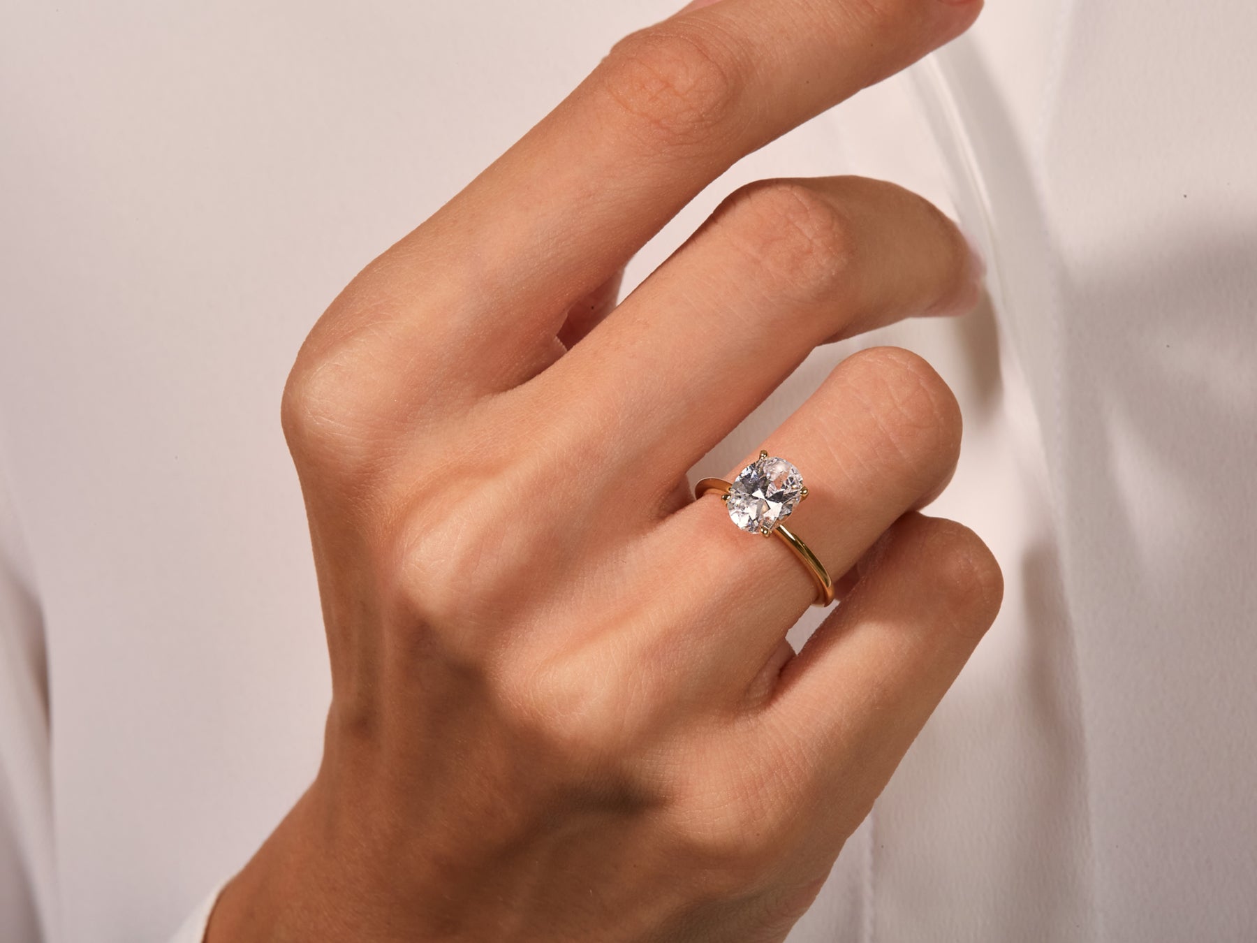 Oval Cut Moissanite Solitaire Diamond Engagement Ring For Her