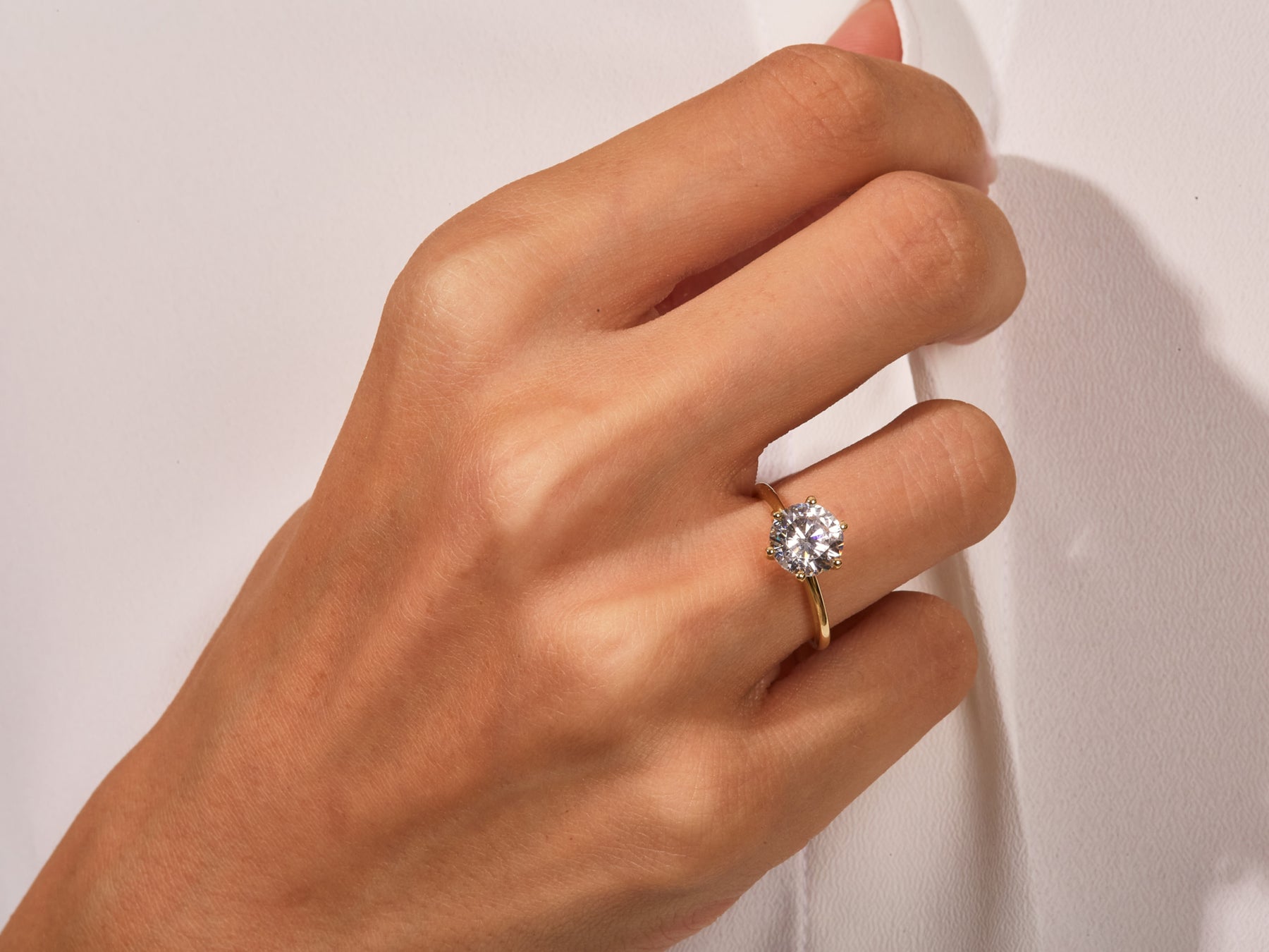 Round Cut Solitaire Diamond Solitaire Engagement Ring For Her