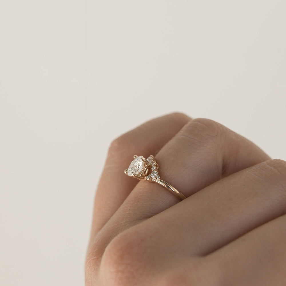 Round Cluster Ring