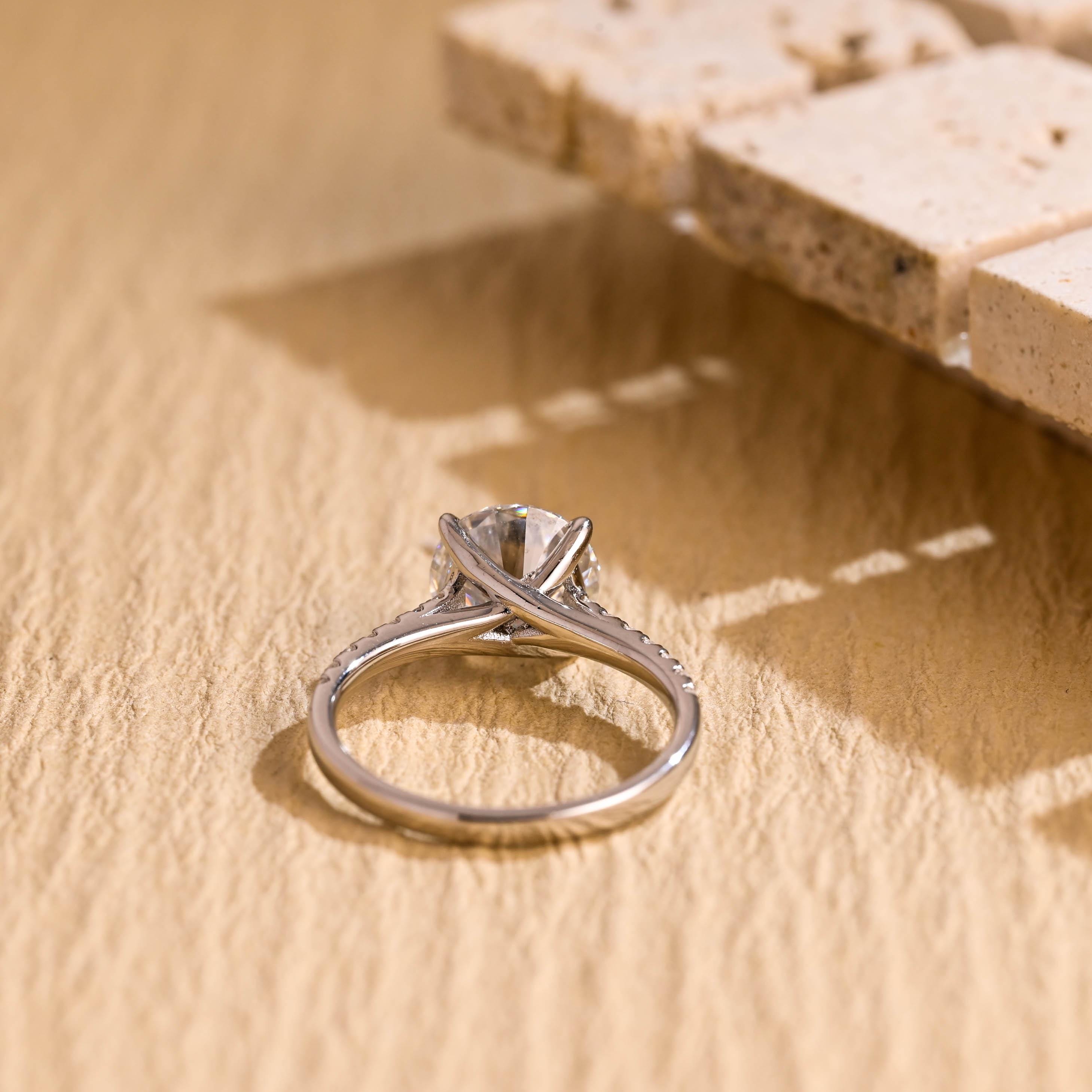 Round Brilliant Moissanite Ring