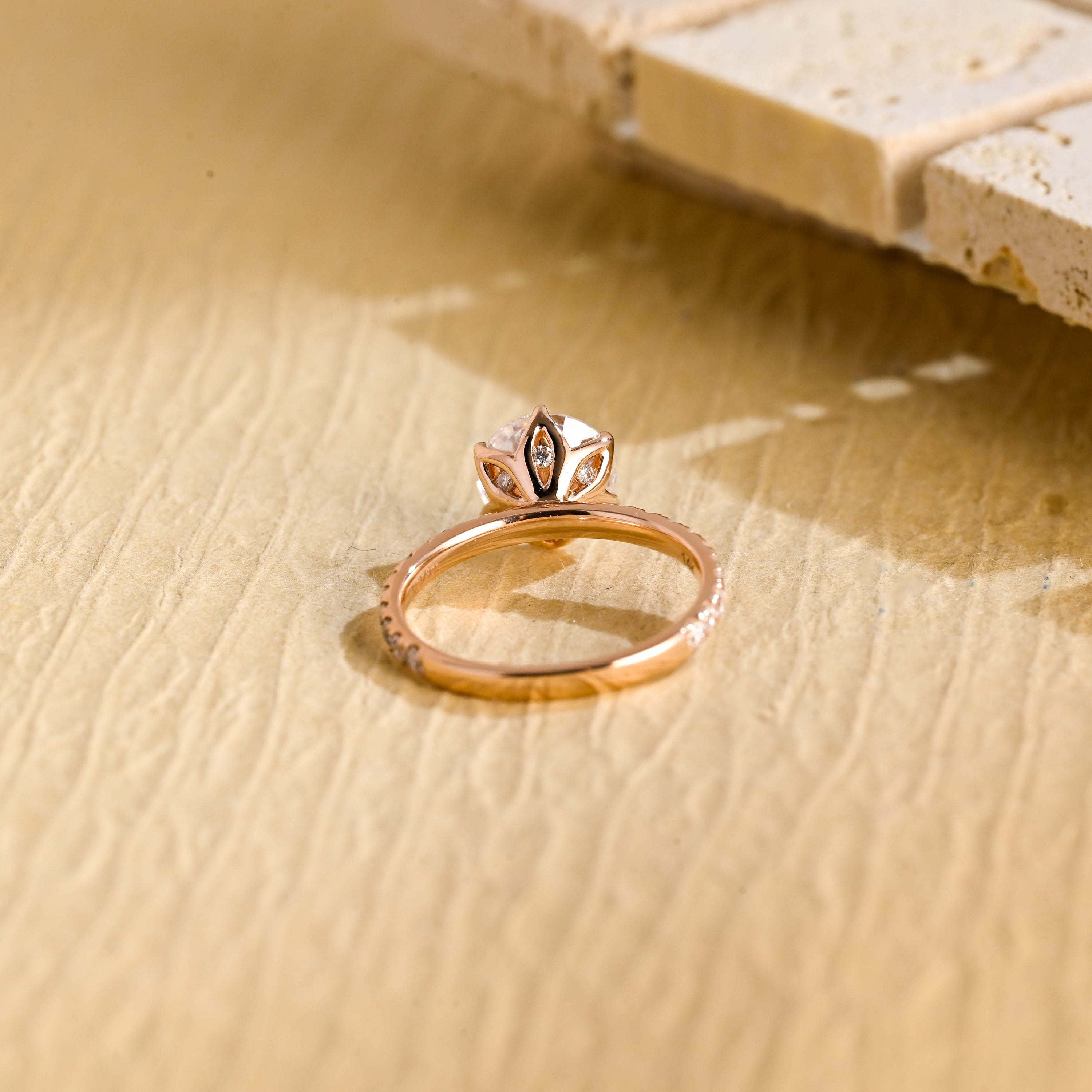 Round Cut Moissanite Engagement Ring