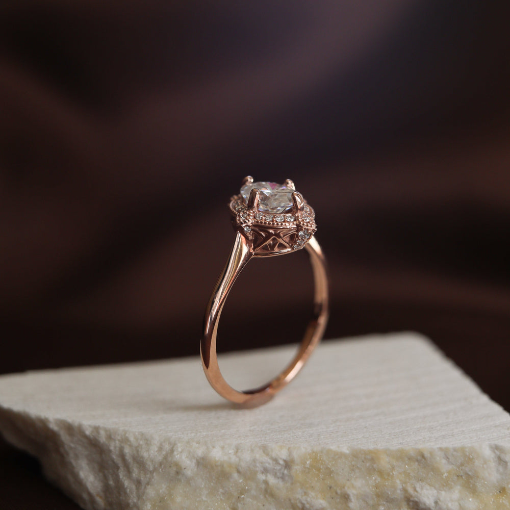 Luxury Vintage Engagement Ring