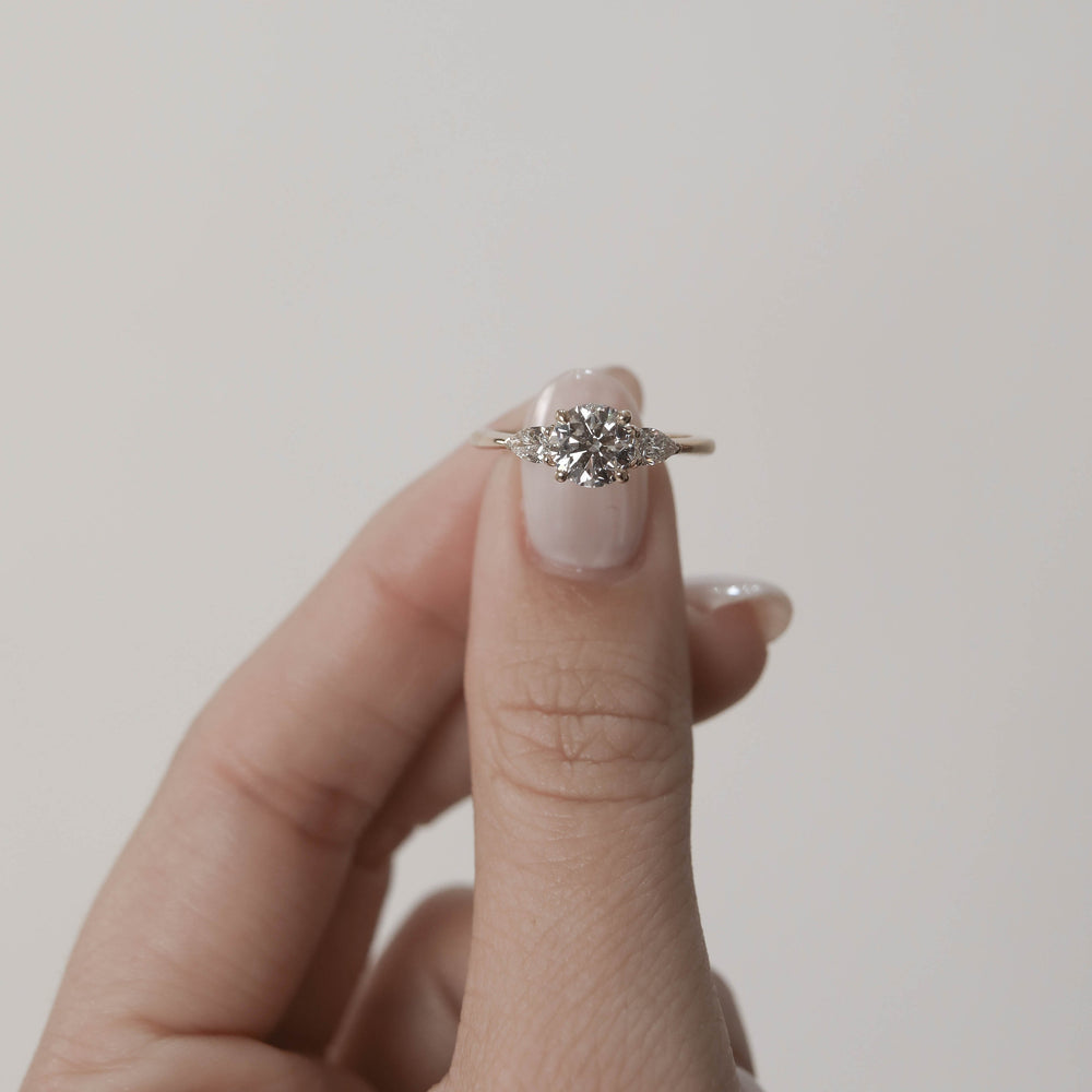 1.05CT Three Stone Round Moissanite Diamond Solitaire Engagement Ring