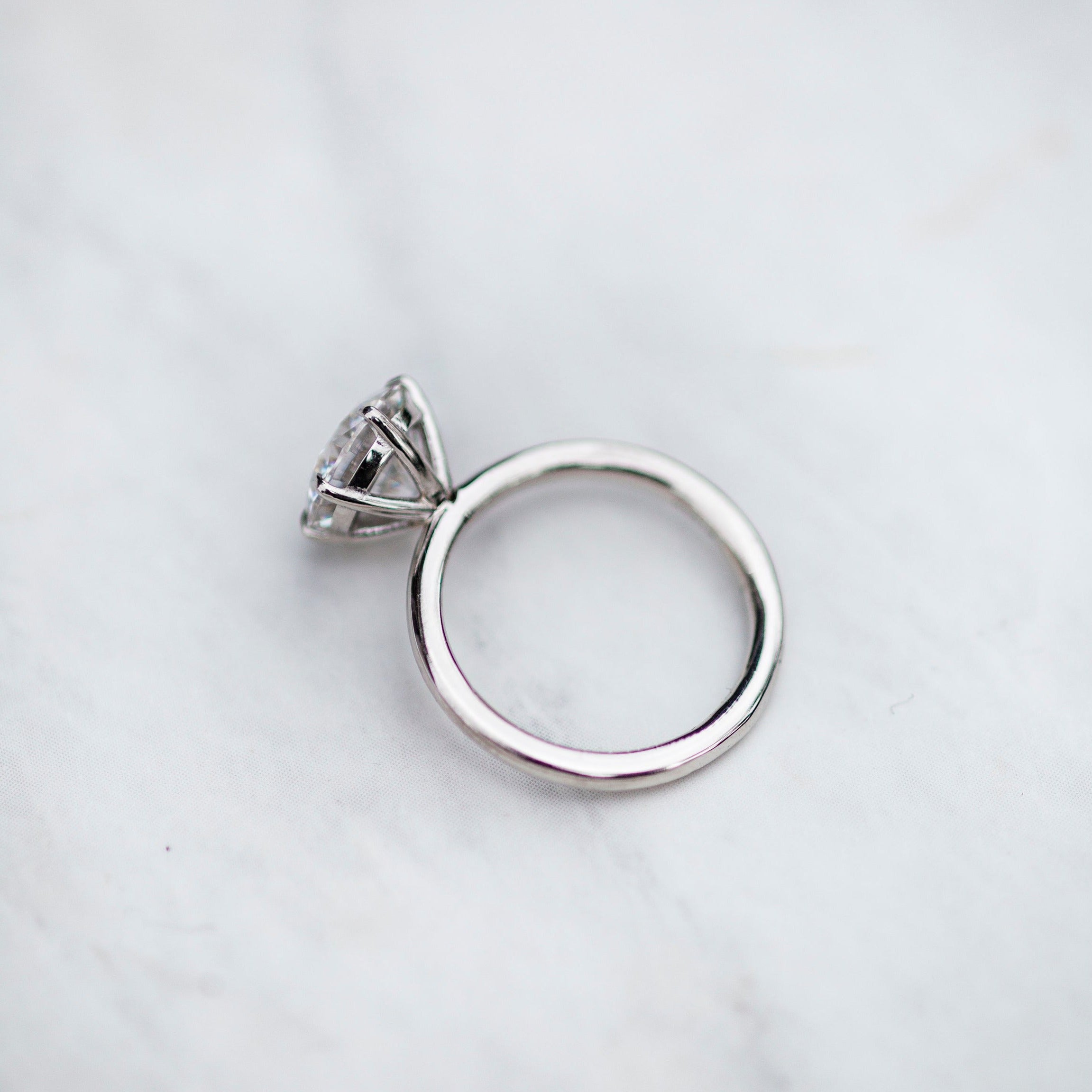 3.0CT Round Cut 6 Prongs Moissanite Solitaire Engagement Ring