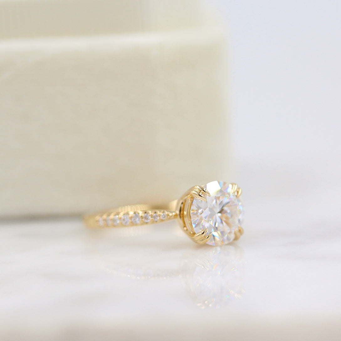 Vintage-inspired filigree moissanite engagement rings under $500