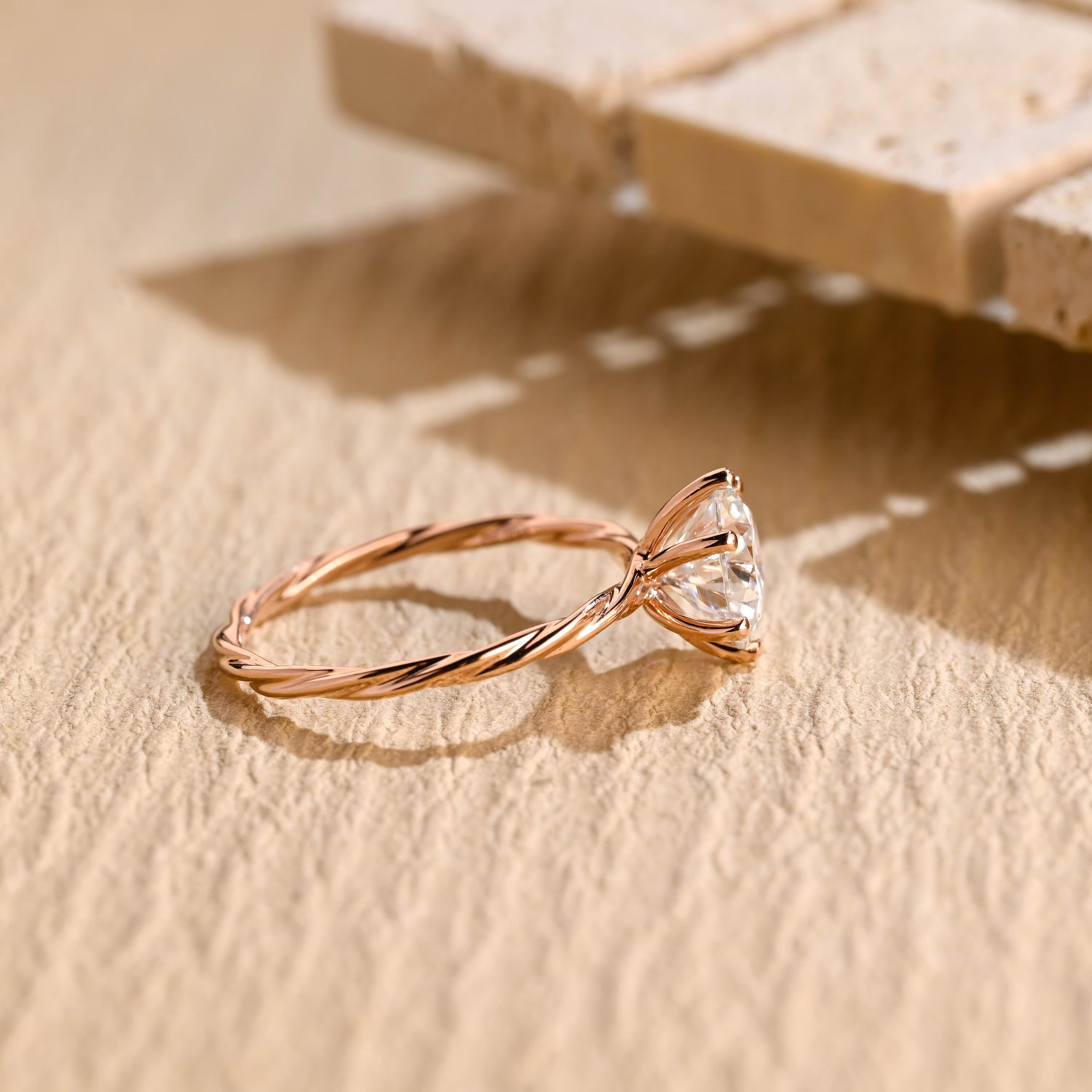 Round Brilliant Engagement Ring