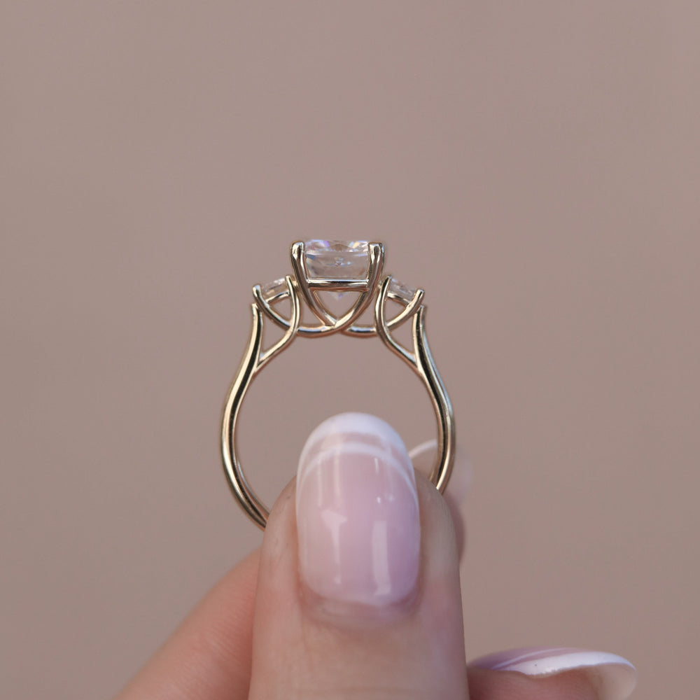 2.50CT Moissanite Engagement Ring