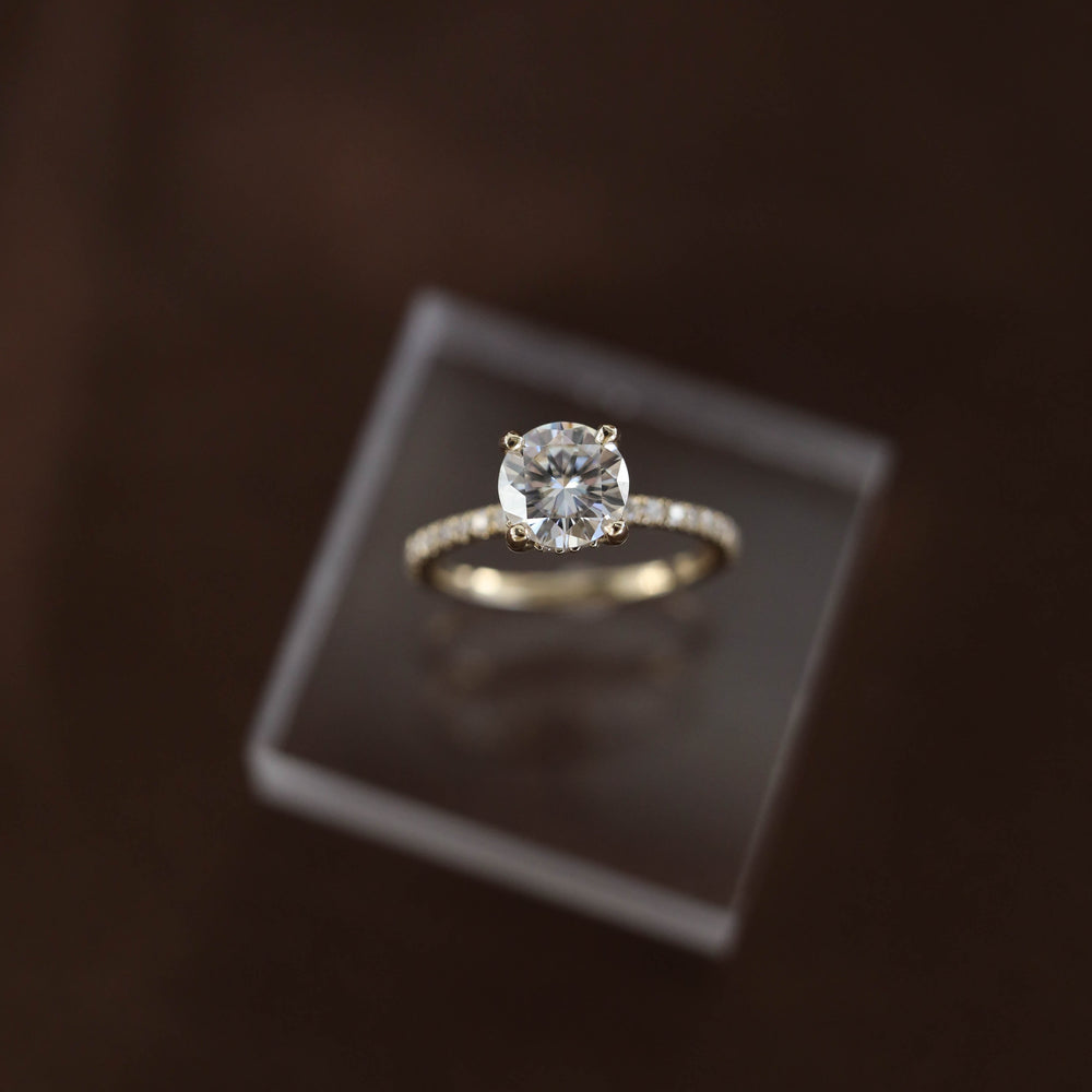 Luxury Moissanite Engagement Ring