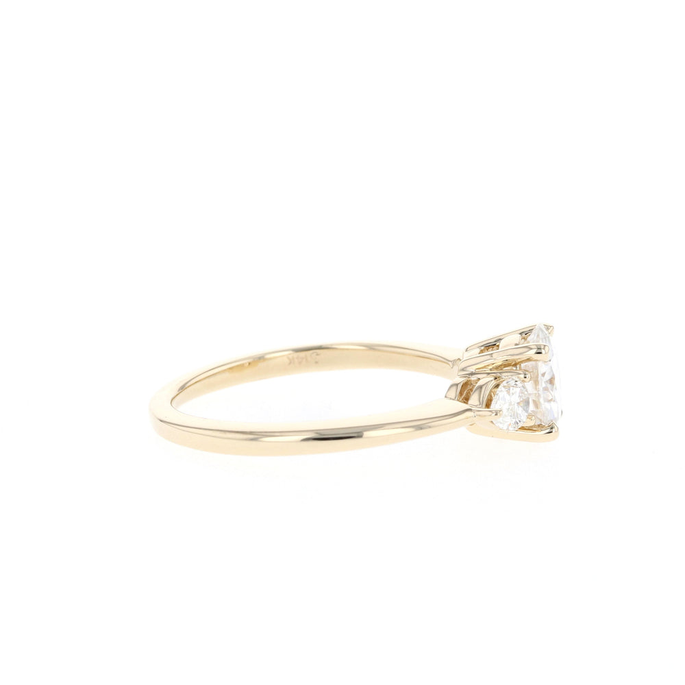Round Cut Moissanite Ring