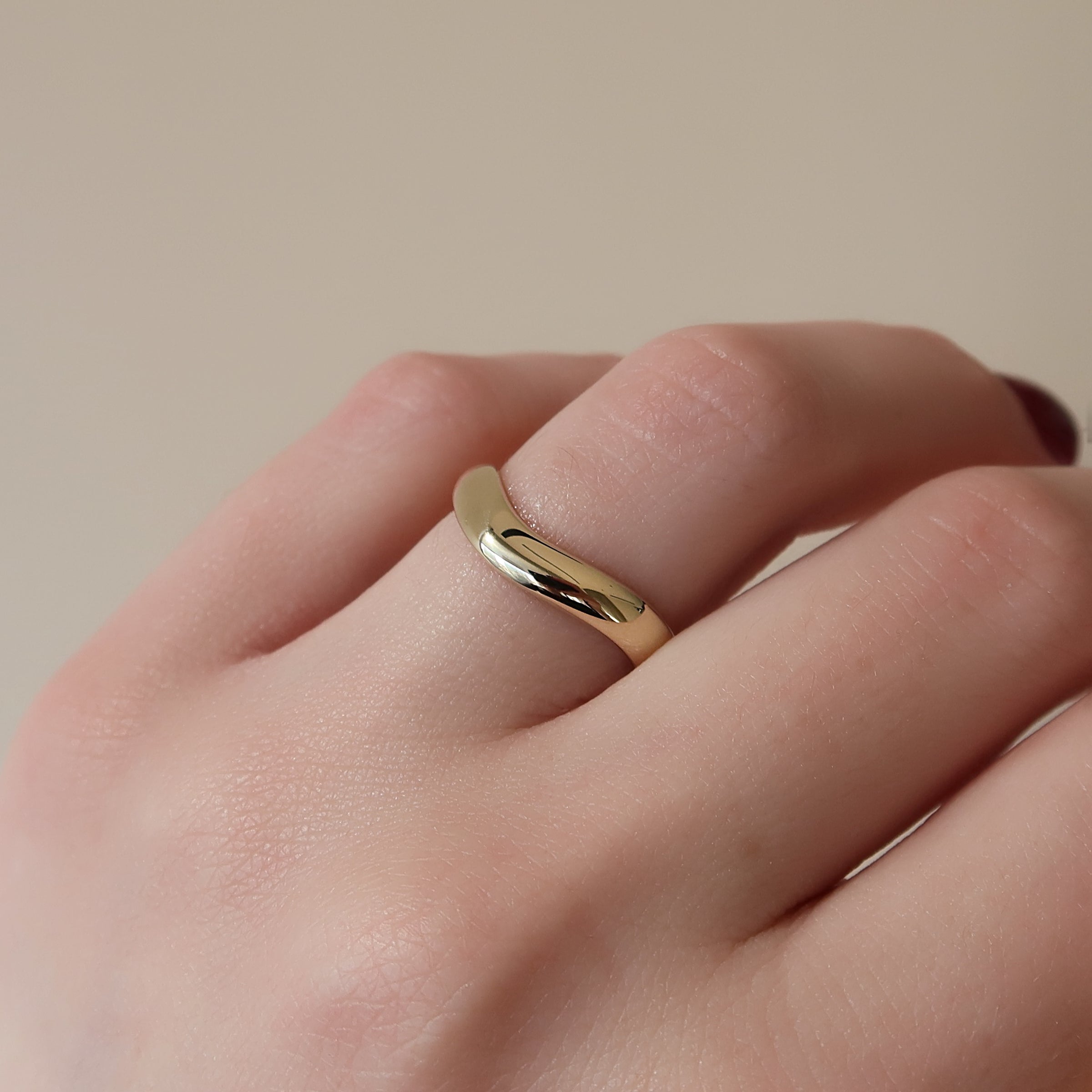 Minimalist Curved Ring