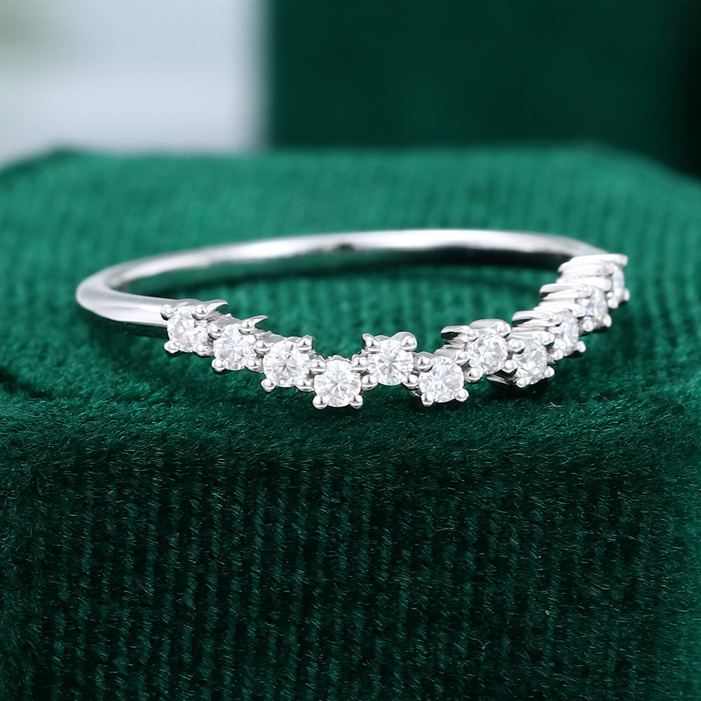 round-moissanite-cluster-wedding-band