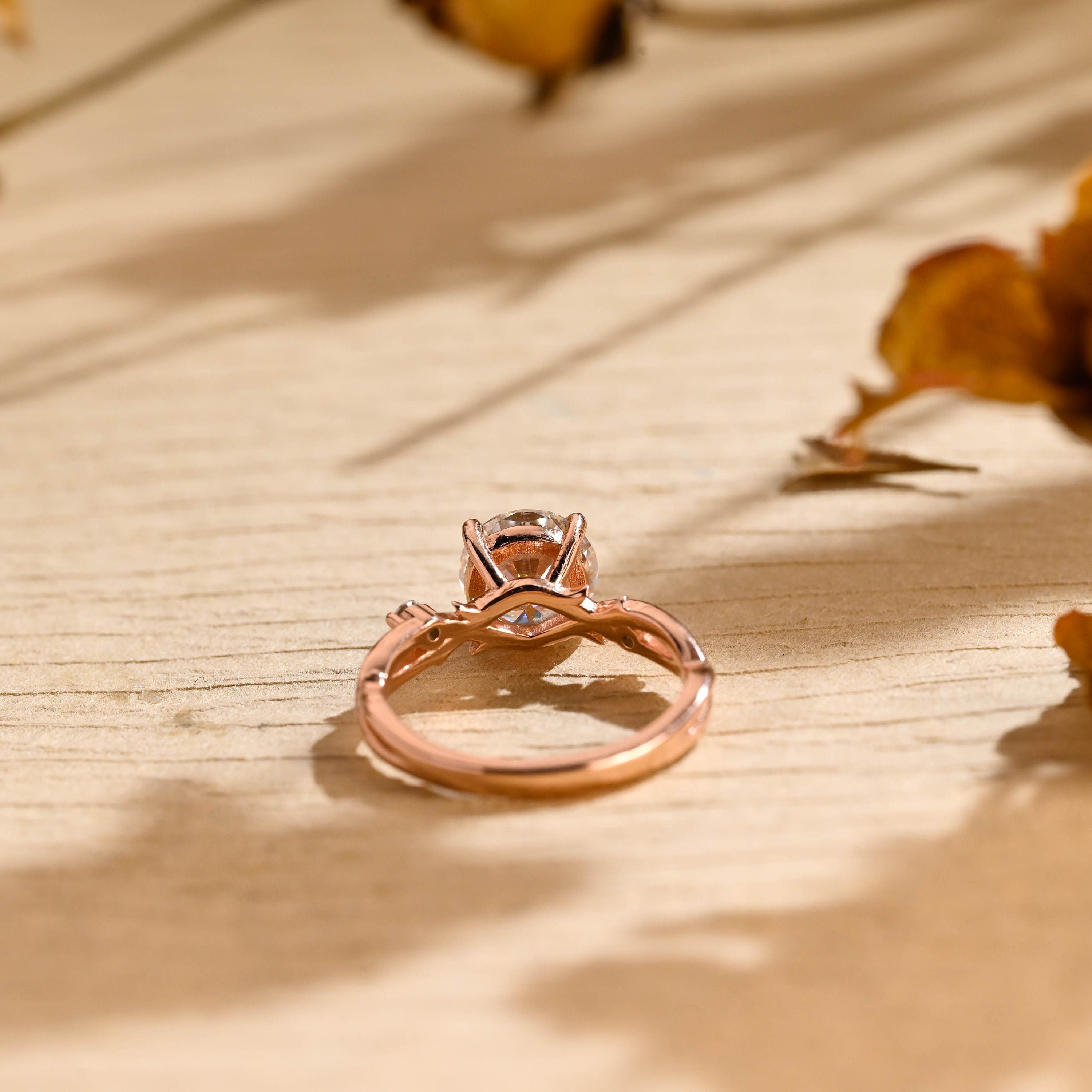 Round Cut Moissanite Engagement Ring