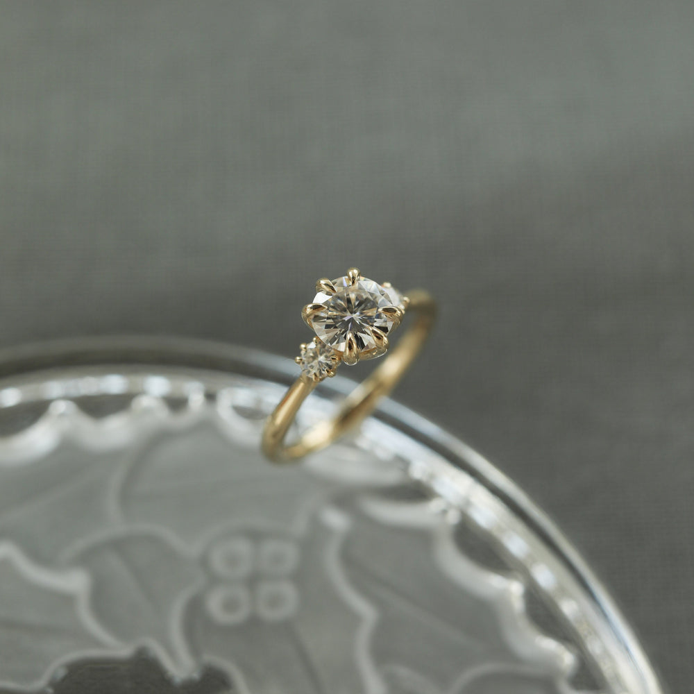 2.1CT  Round Three Stone Moissanite Diamond Engagement Ring