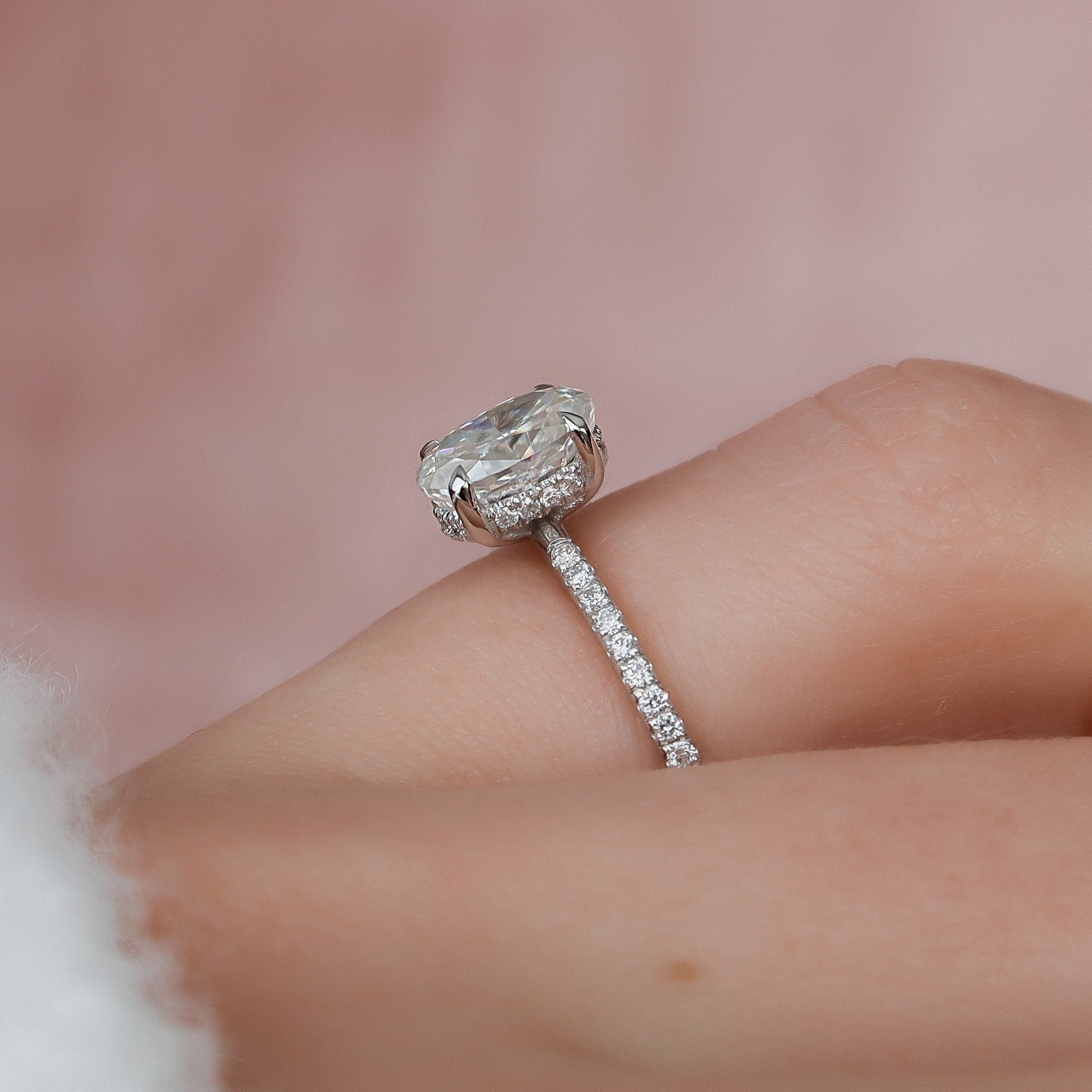 Oval Cut Moissanite Ring