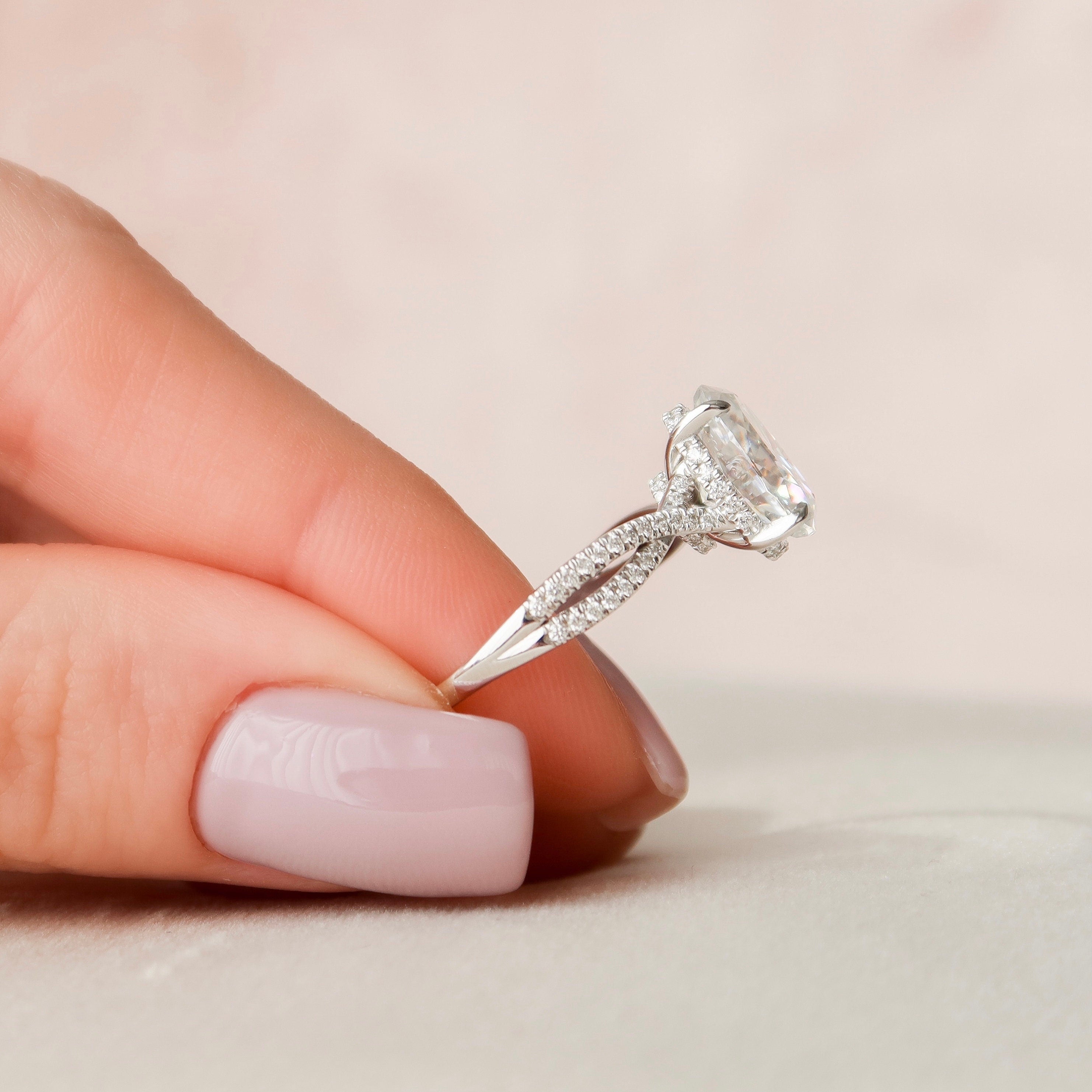 Oval Cut Moissanite Engagement Ring