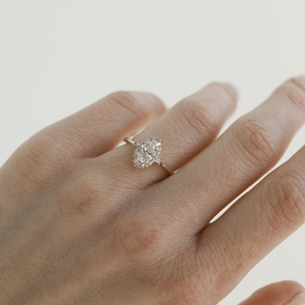 Oval Cut Moissanite Engagement Ring