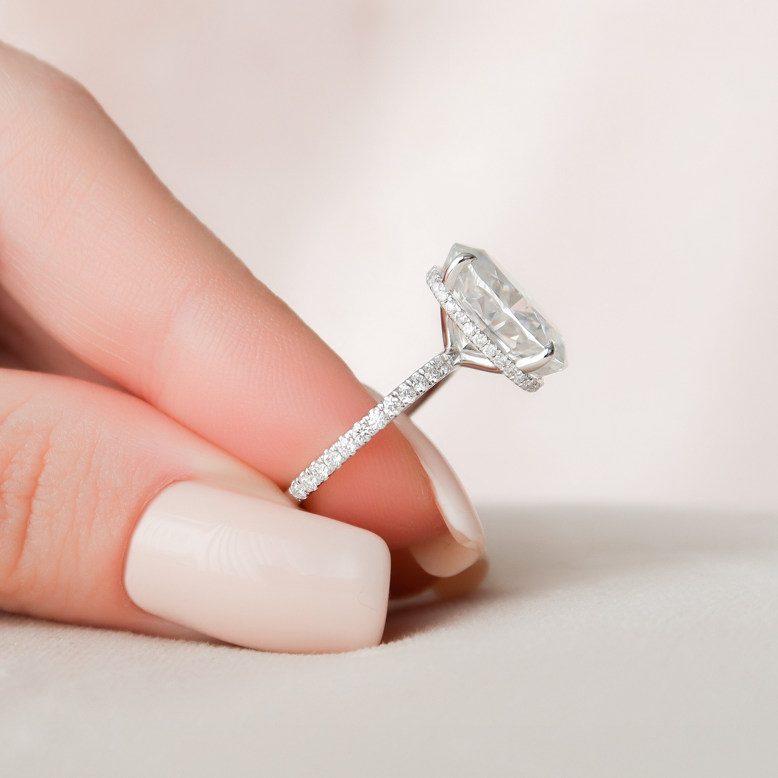 Oval Cut Moissanite Ring