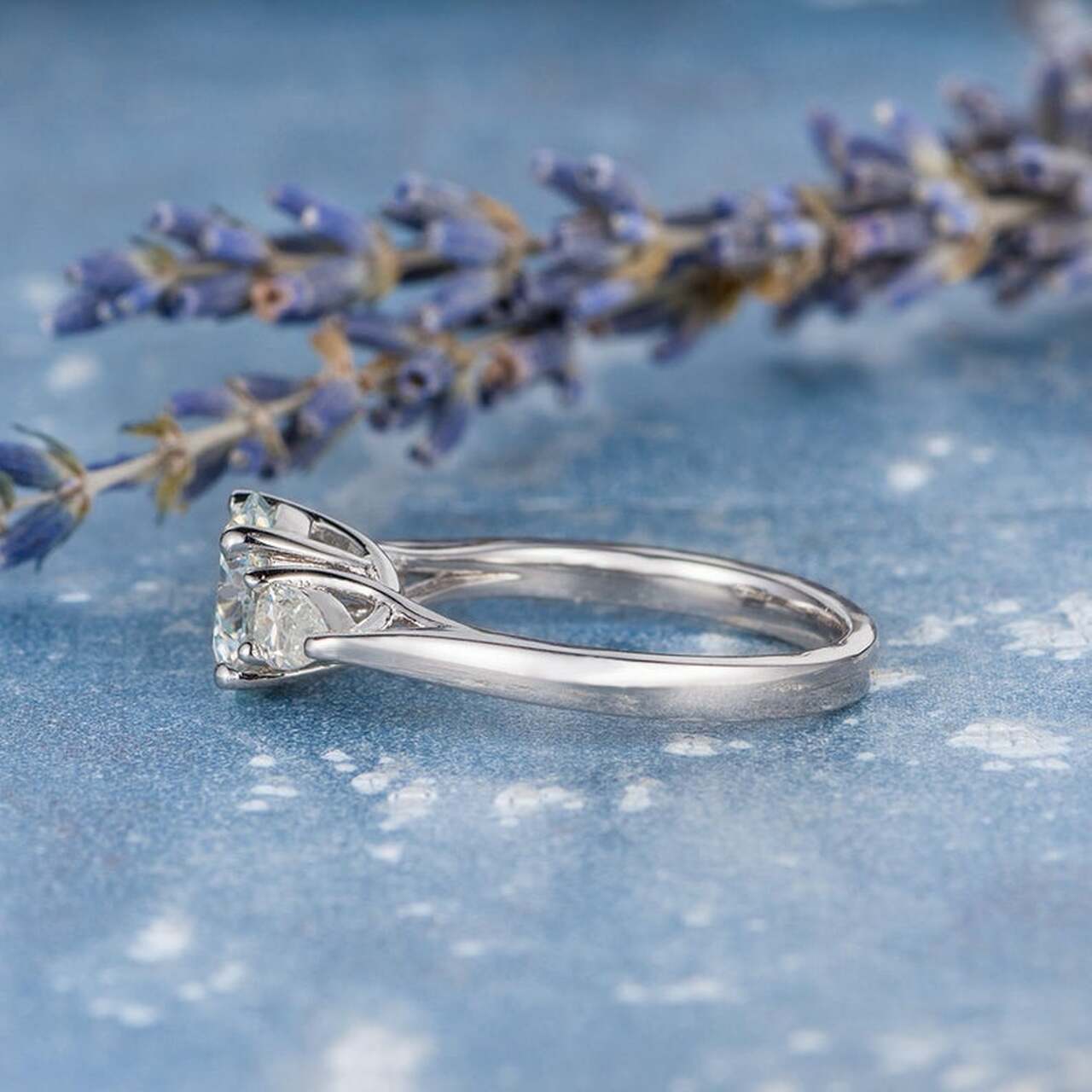 Round Brilliant Engagement Ring