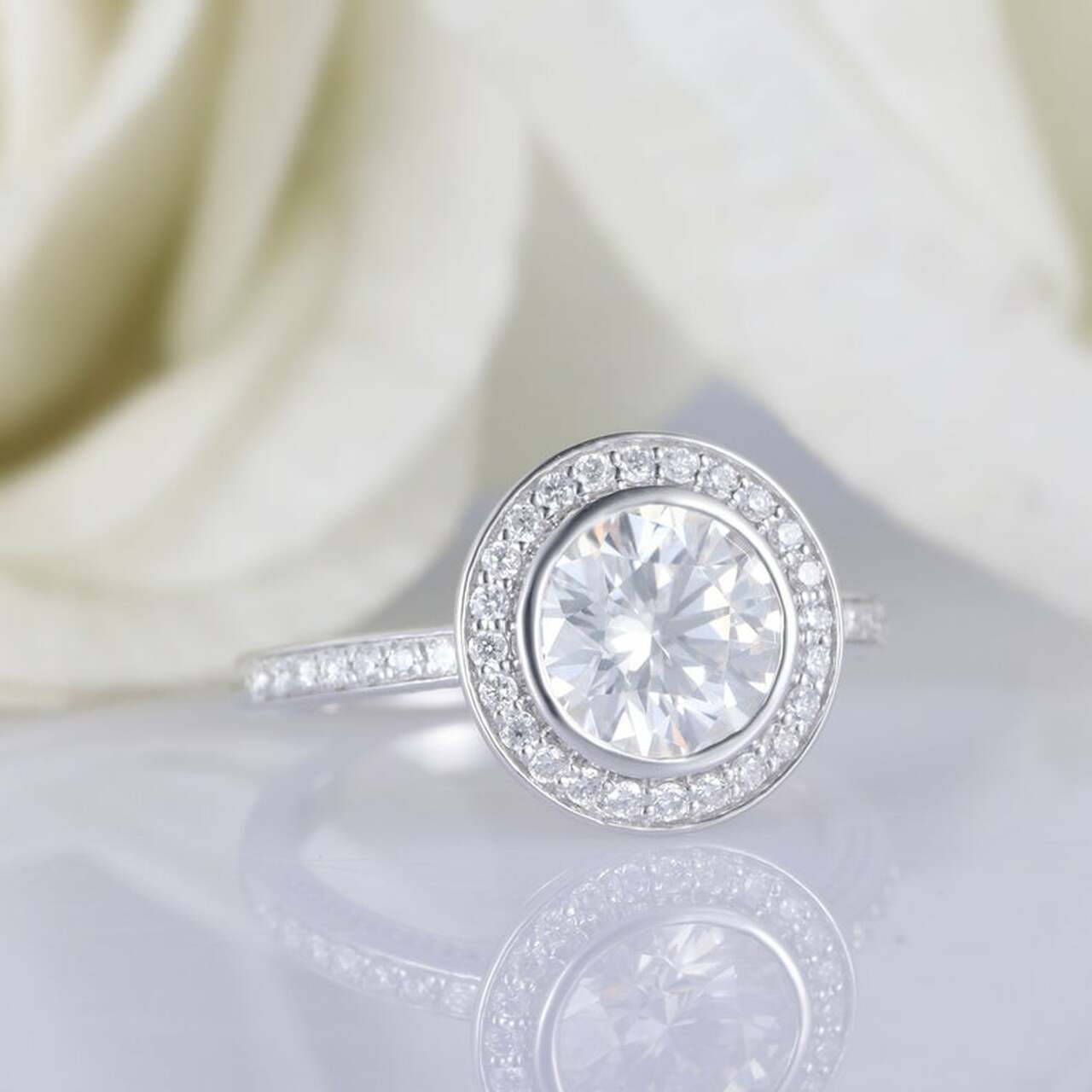 Round Cut Moissanite Ring