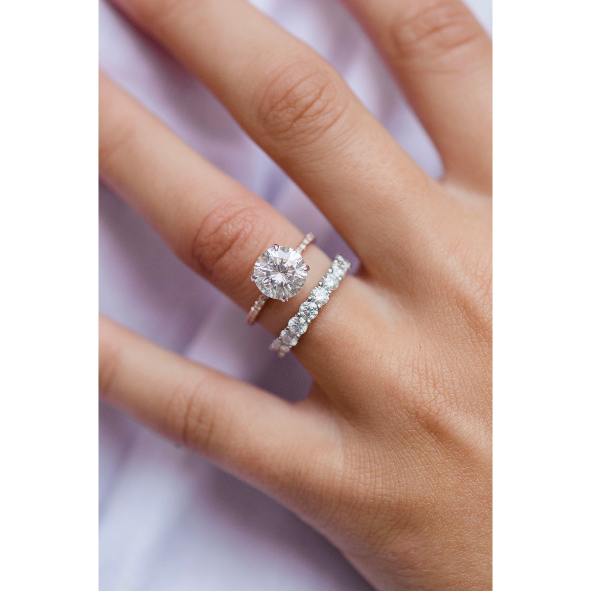 Round Hidden Halo Ring