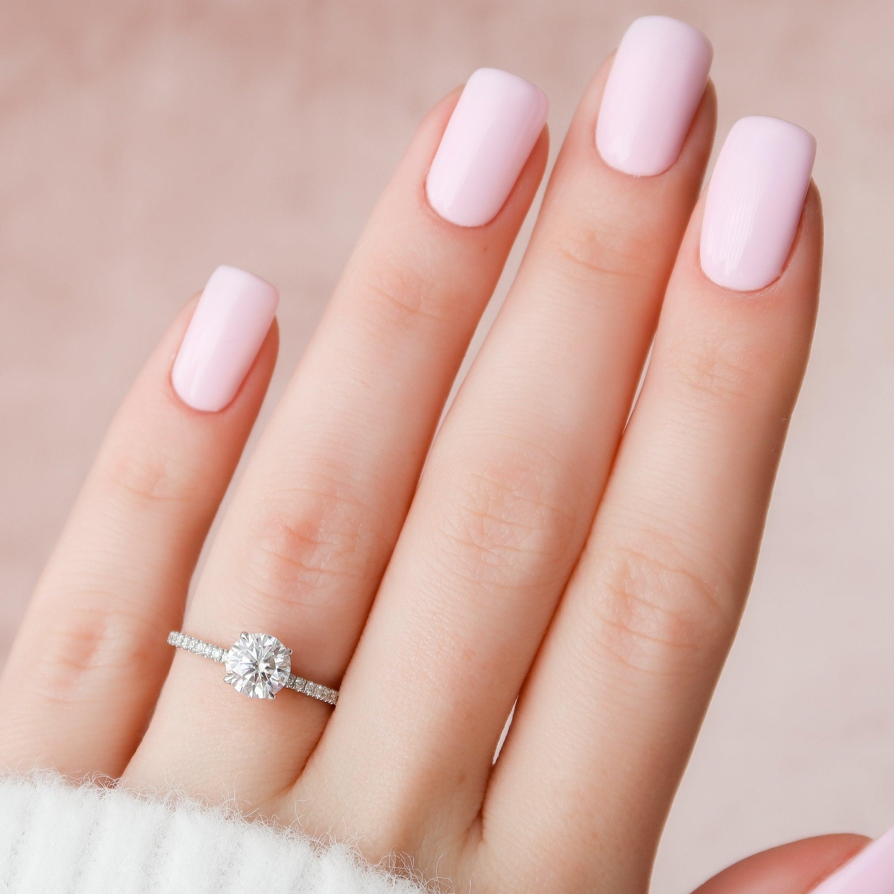 Round Cut Moissanite Engagement Ring