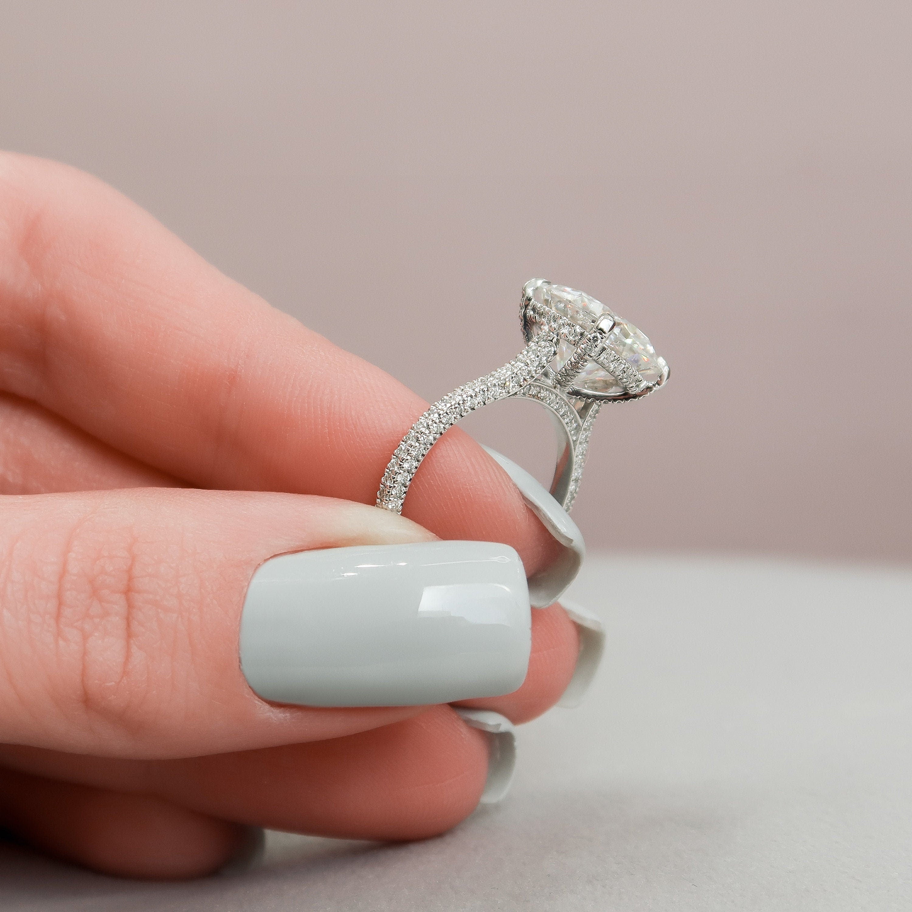 Round Cut Moissanite Ring