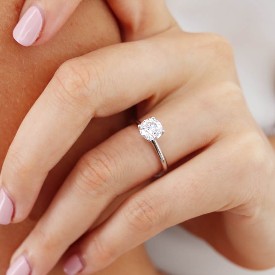 Round Cut Moissanite Ring