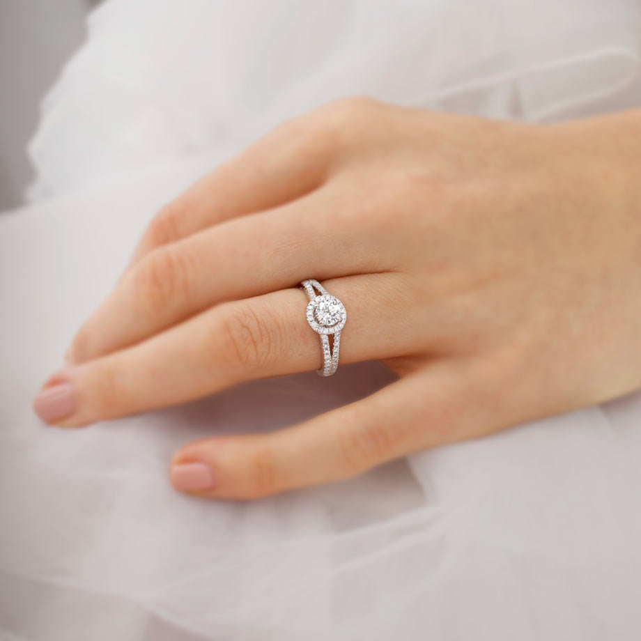Moissanite Engagement Ring USA